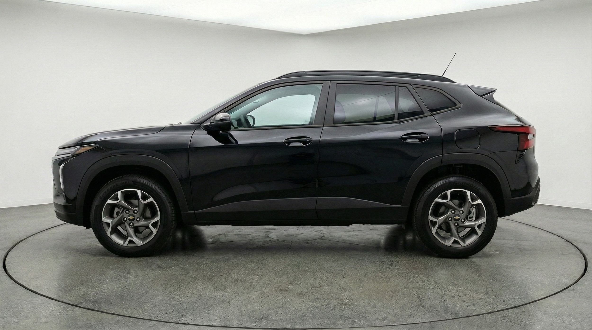 Thumbnail: 2025 Chevrolet Trax - 4