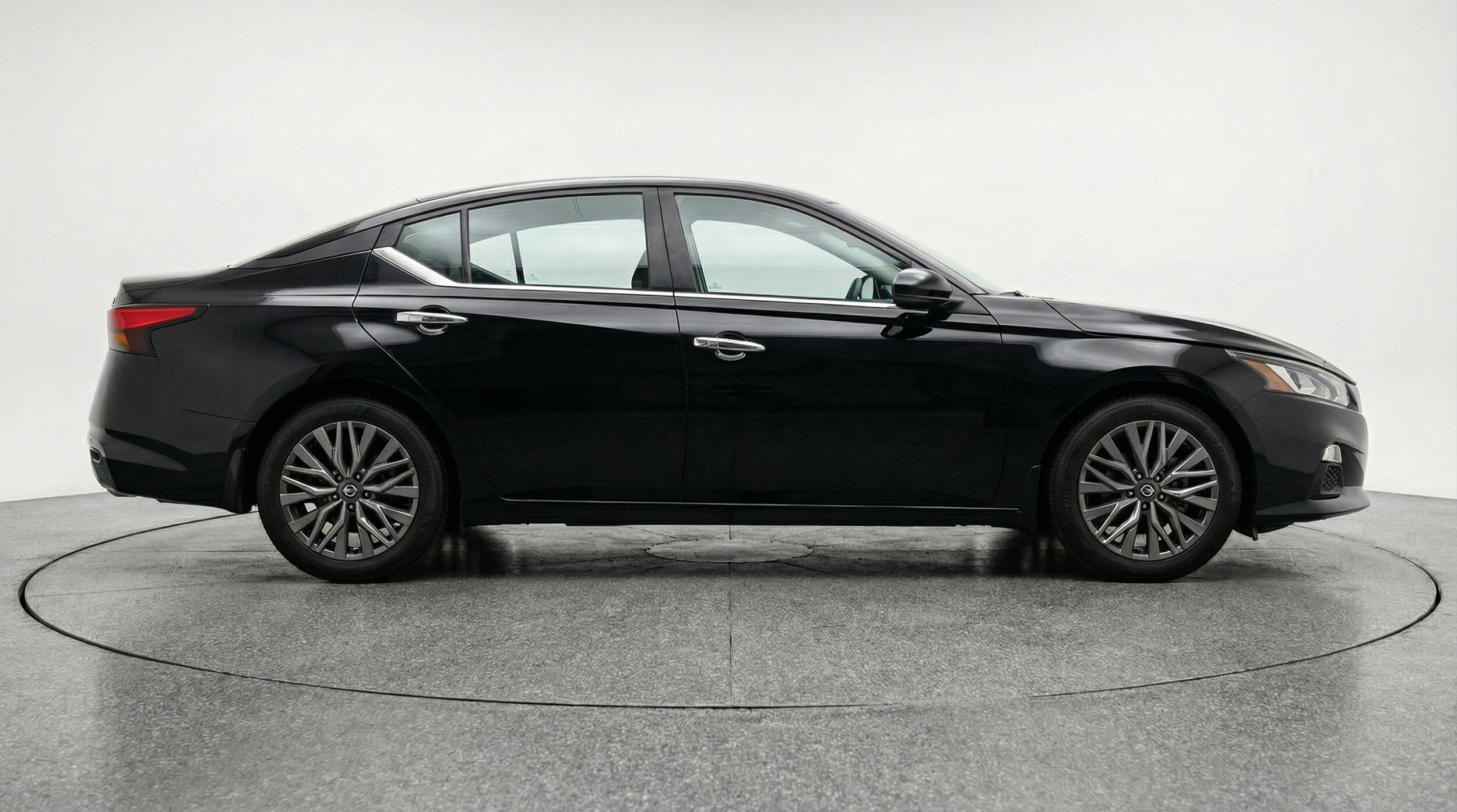 Thumbnail: 2025 Nissan Altima - 8