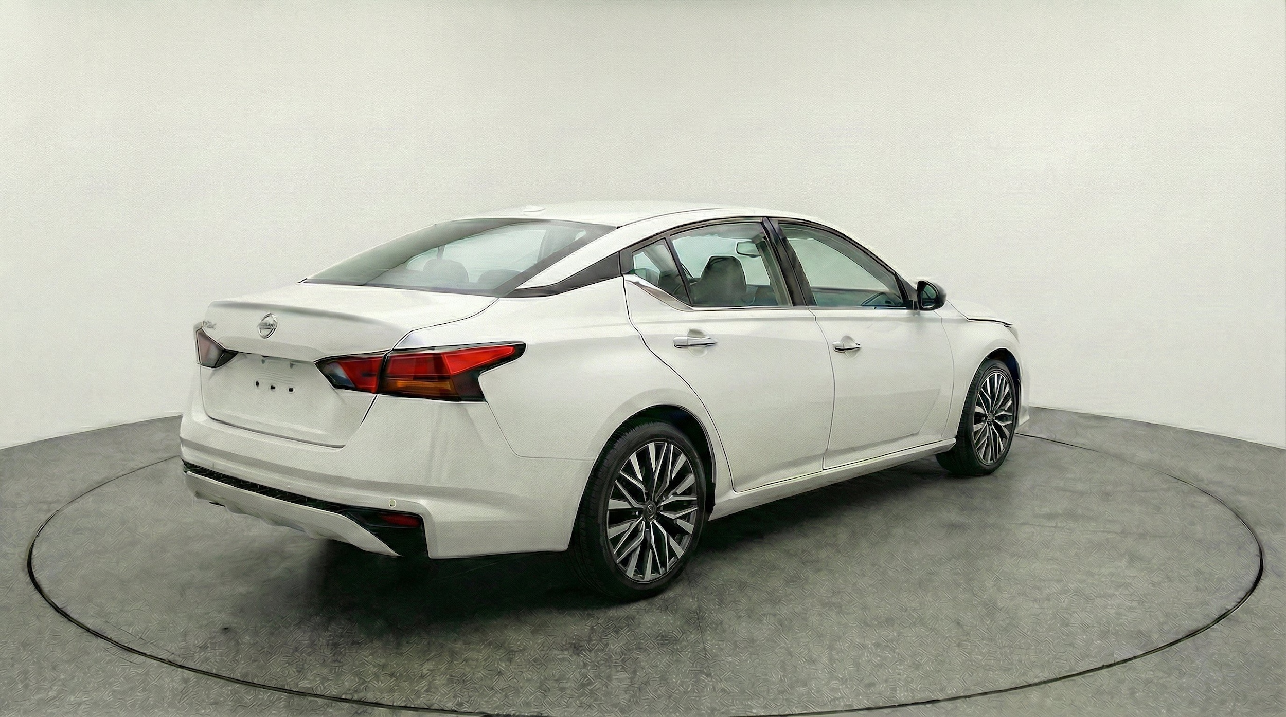 Thumbnail: 2025 Nissan Altima - 9