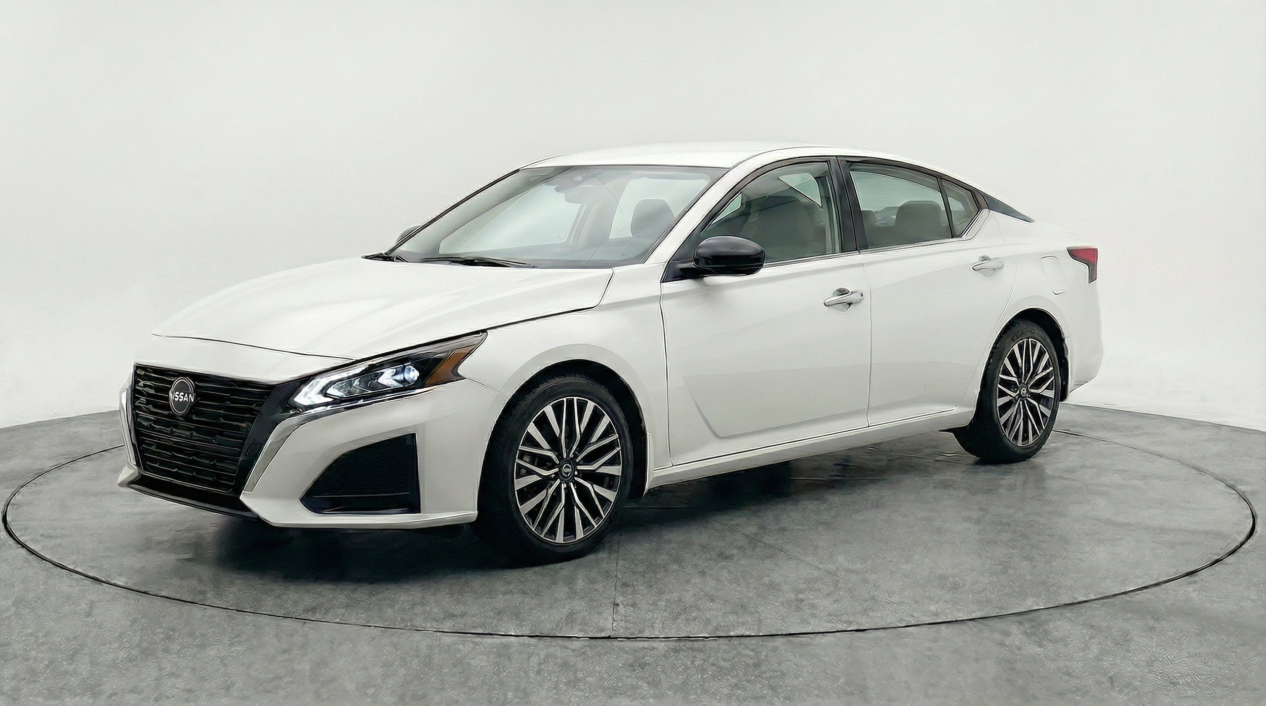 Thumbnail: 2025 Nissan Altima - 3