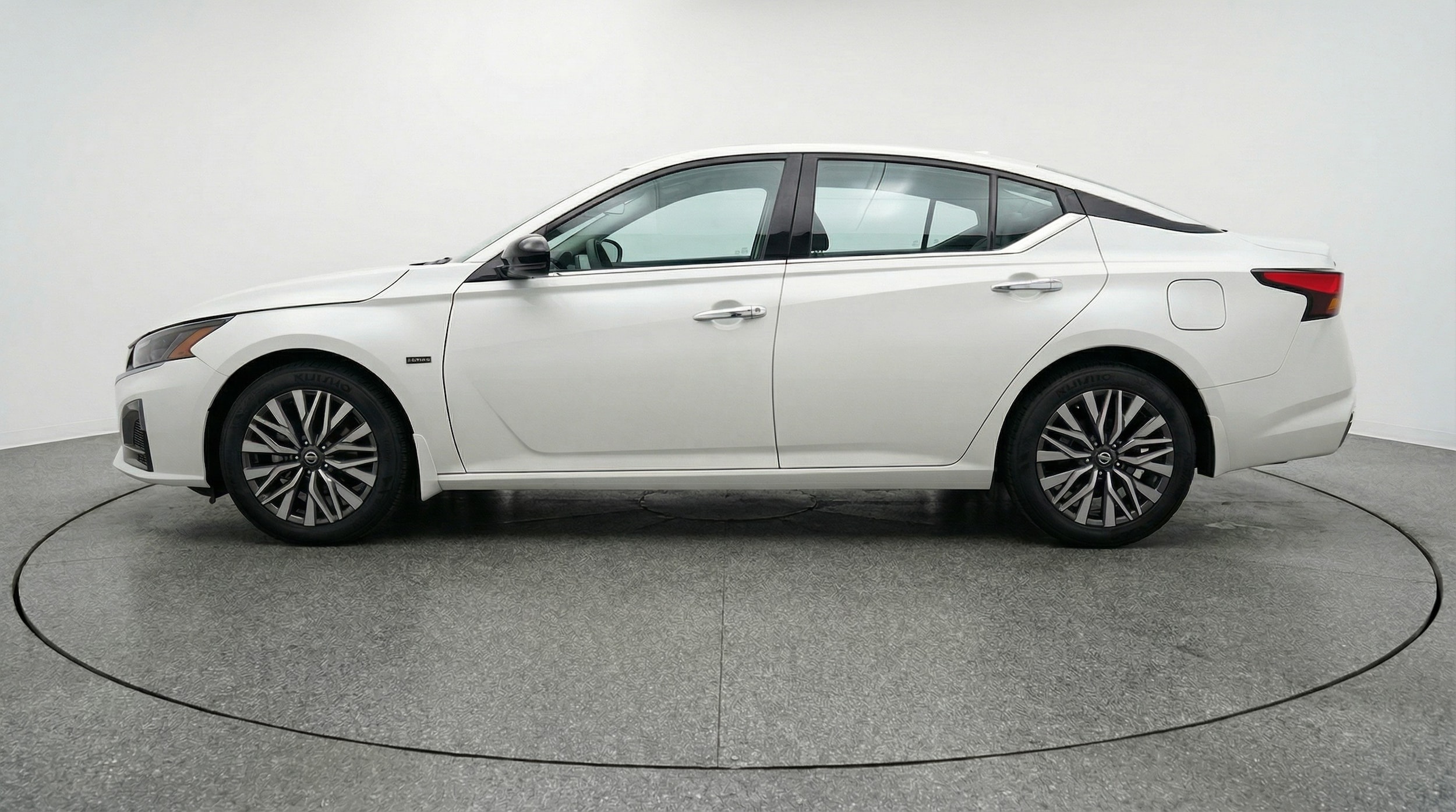 Thumbnail: 2025 Nissan Altima - 4