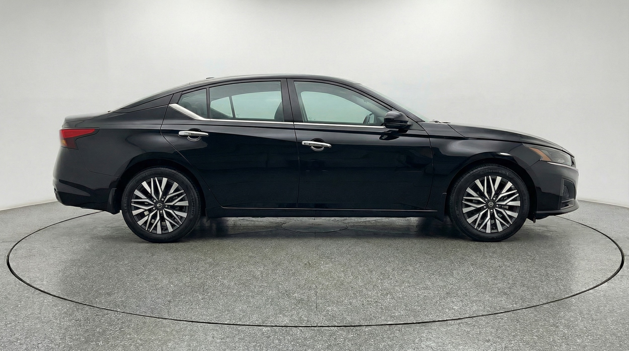 Thumbnail: 2025 Nissan Altima - 8