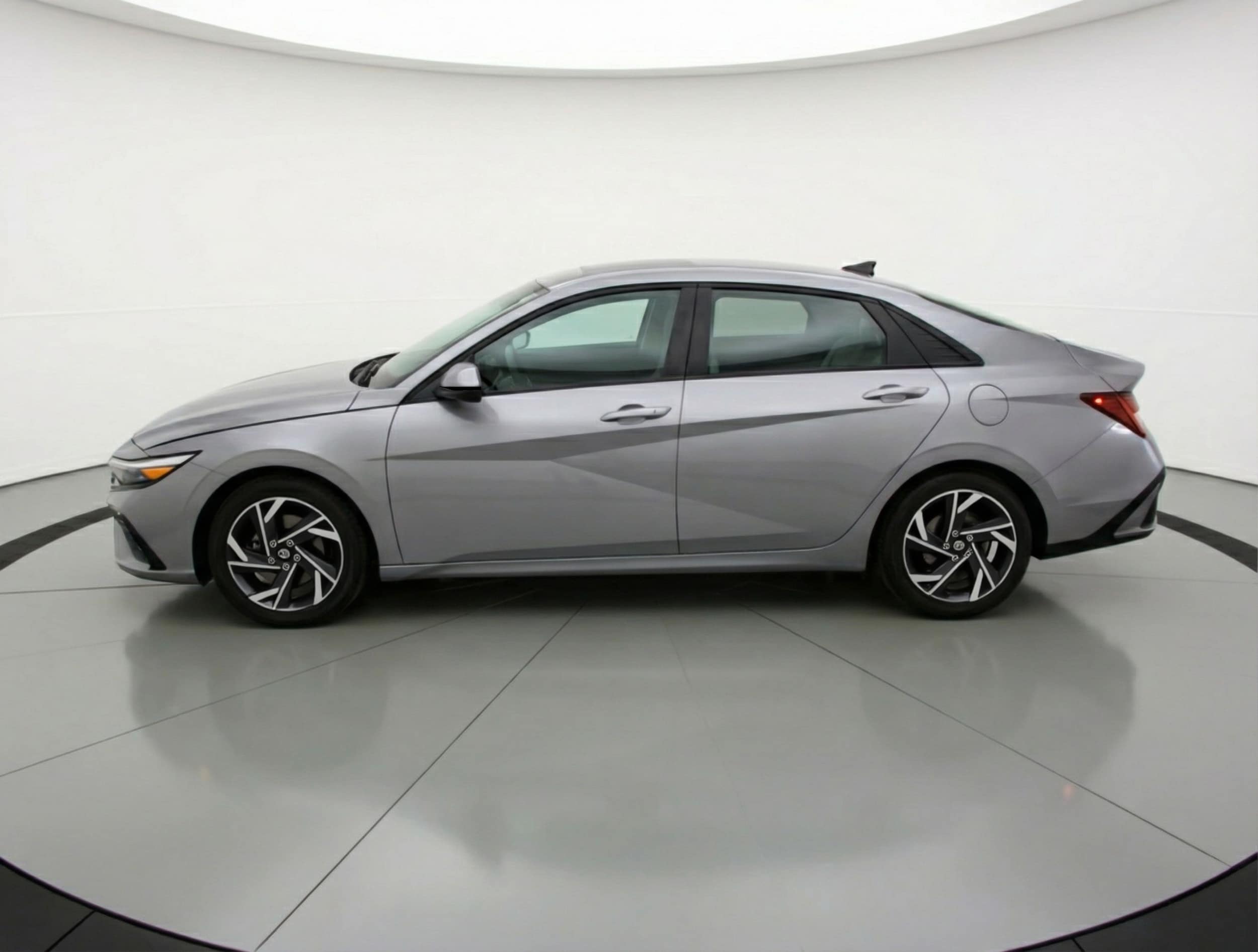 Thumbnail: 2025 Hyundai Elantra - 4