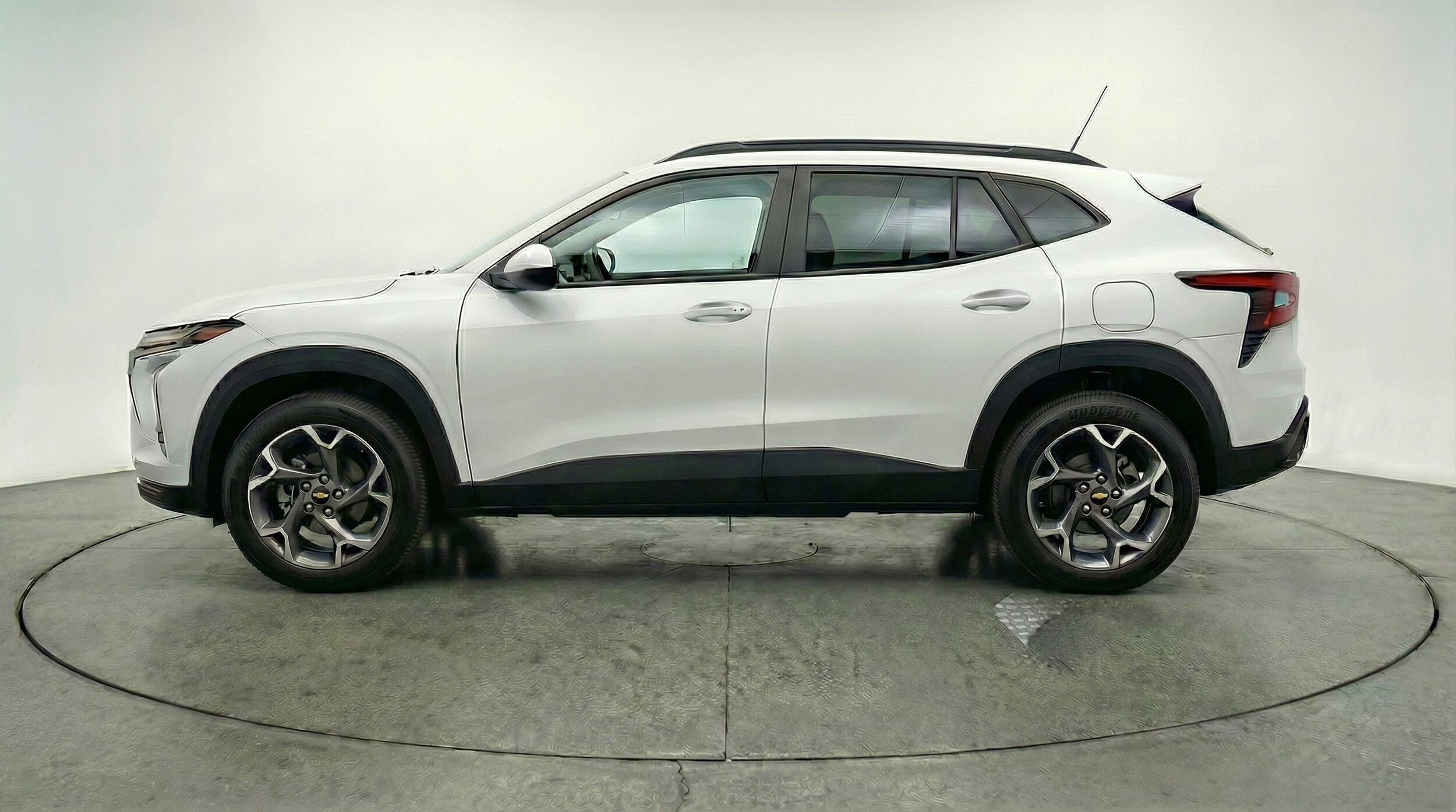 Thumbnail: 2025 Chevrolet Trax - 4