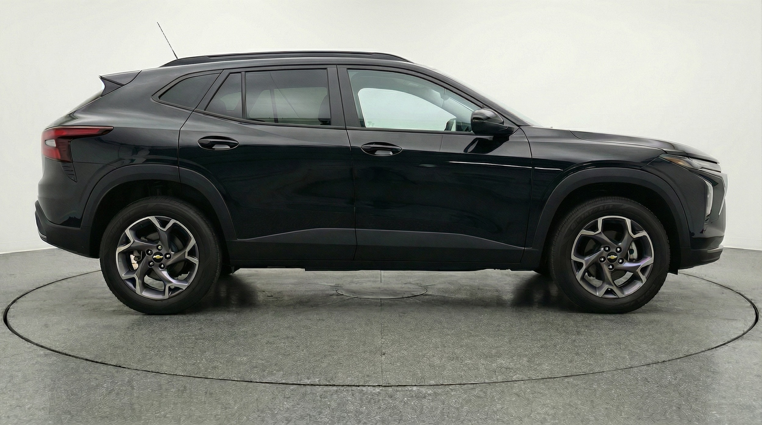 Thumbnail: 2025 Chevrolet Trax - 8