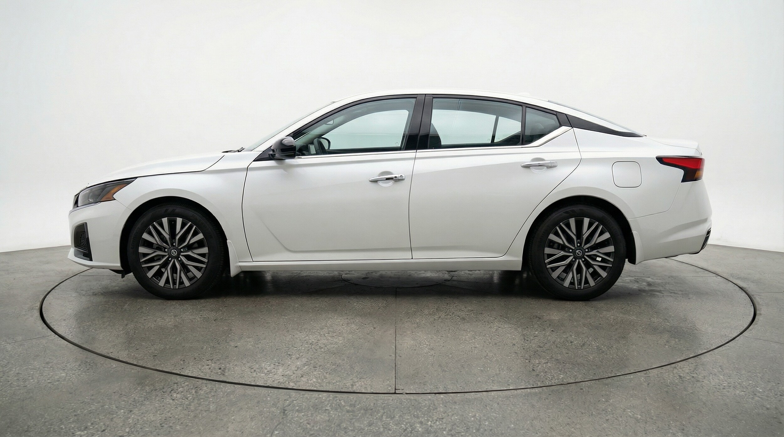 Thumbnail: 2025 Nissan Altima - 4