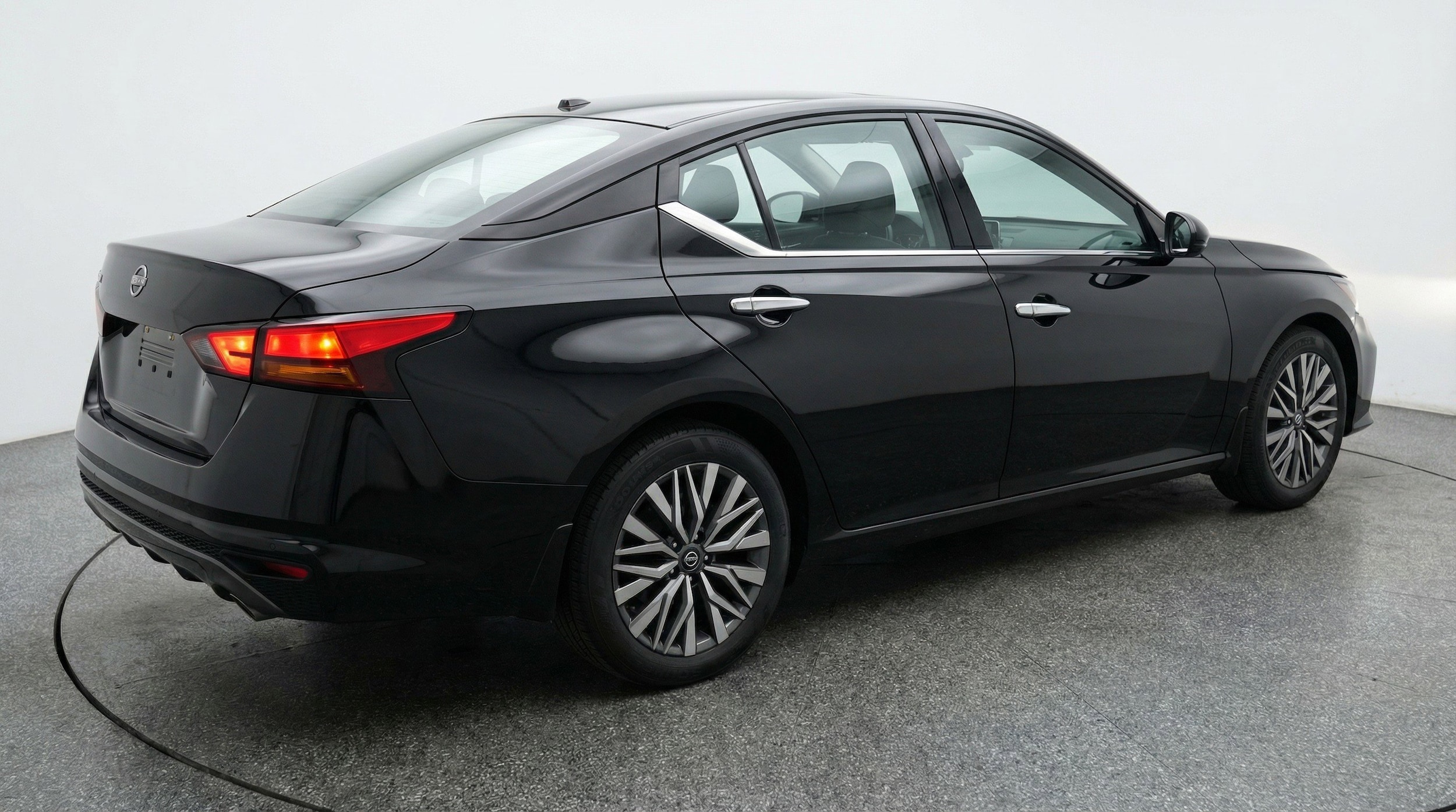 Thumbnail: 2025 Nissan Altima - 9