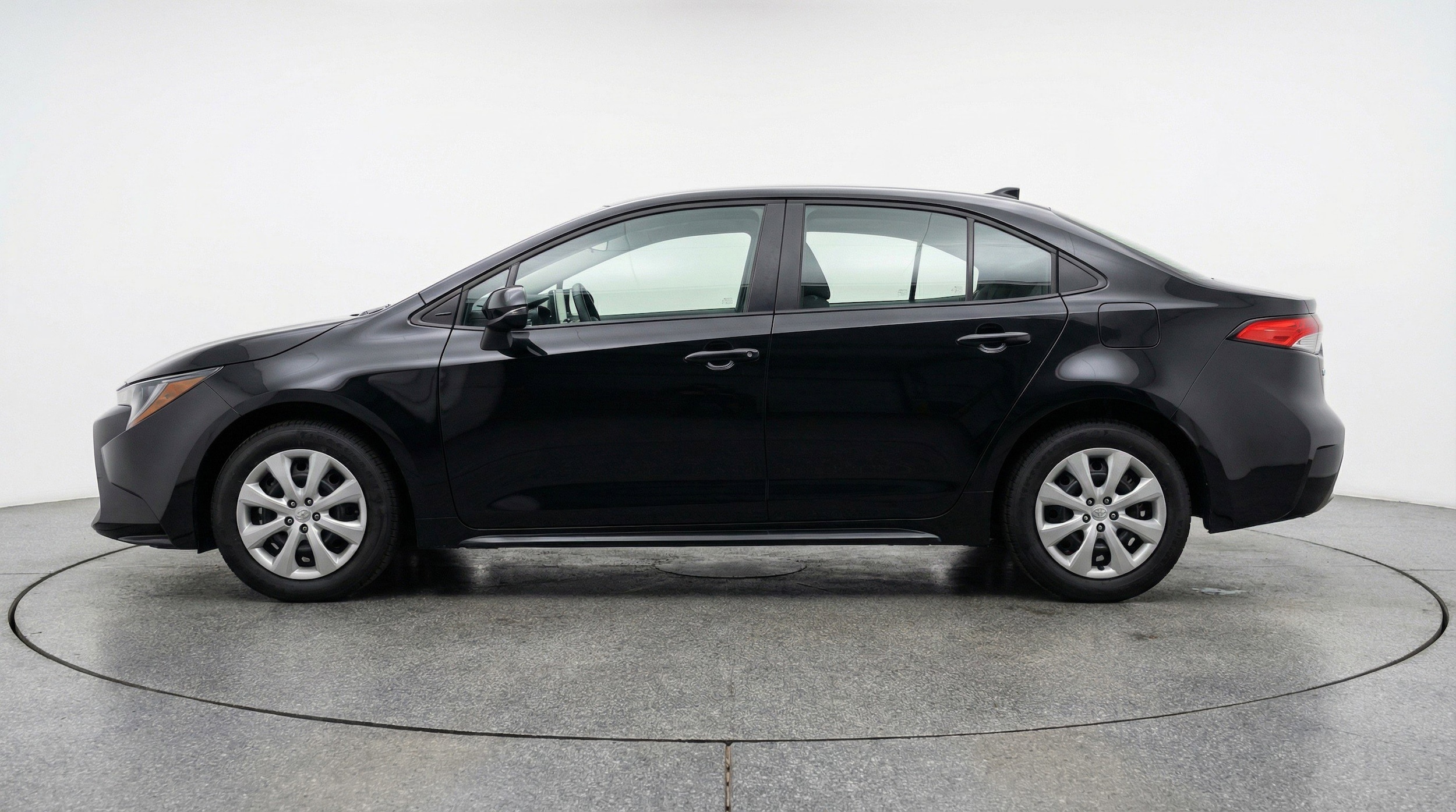 Thumbnail: 2025 Toyota Corolla - 5