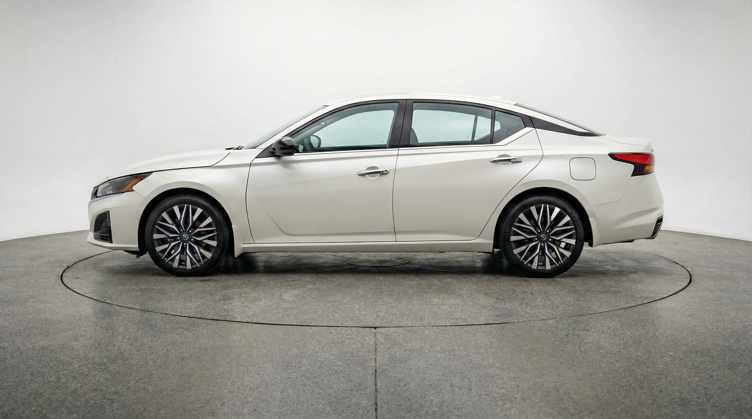 Thumbnail: 2025 Nissan Altima - 4