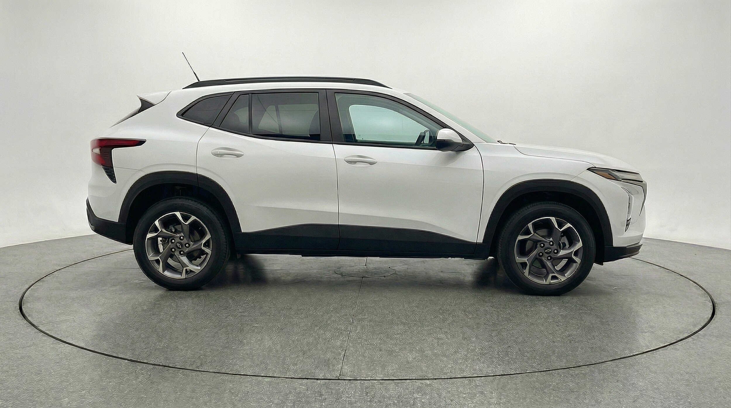 Thumbnail: 2025 Chevrolet Trax - 8