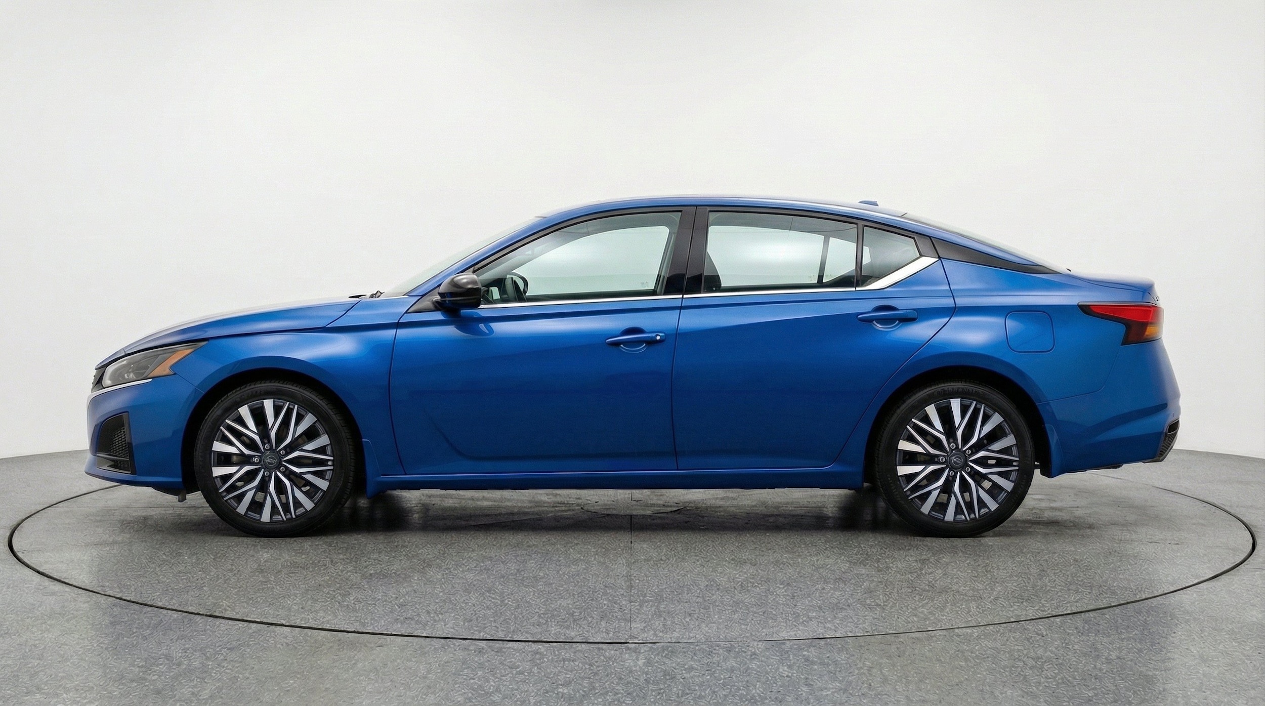 Thumbnail: 2025 Nissan Altima - 5