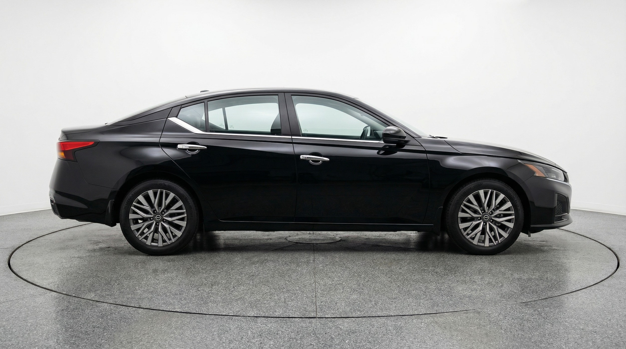 Thumbnail: 2025 Nissan Altima - 8