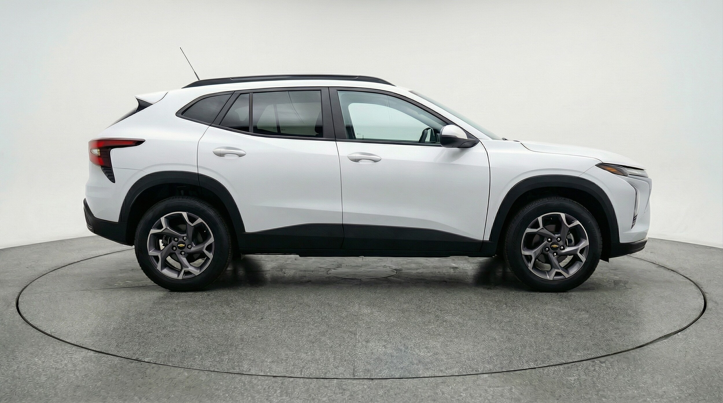 Thumbnail: 2025 Chevrolet Trax - 8