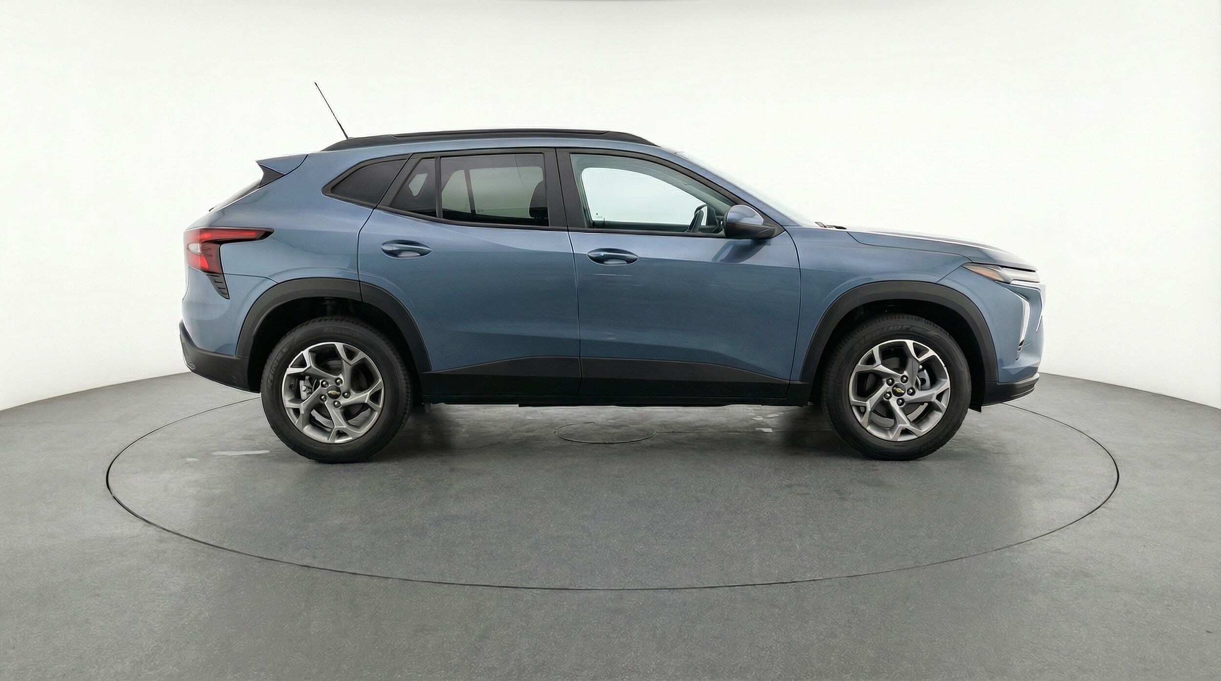 Thumbnail: 2025 Chevrolet Trax - 8