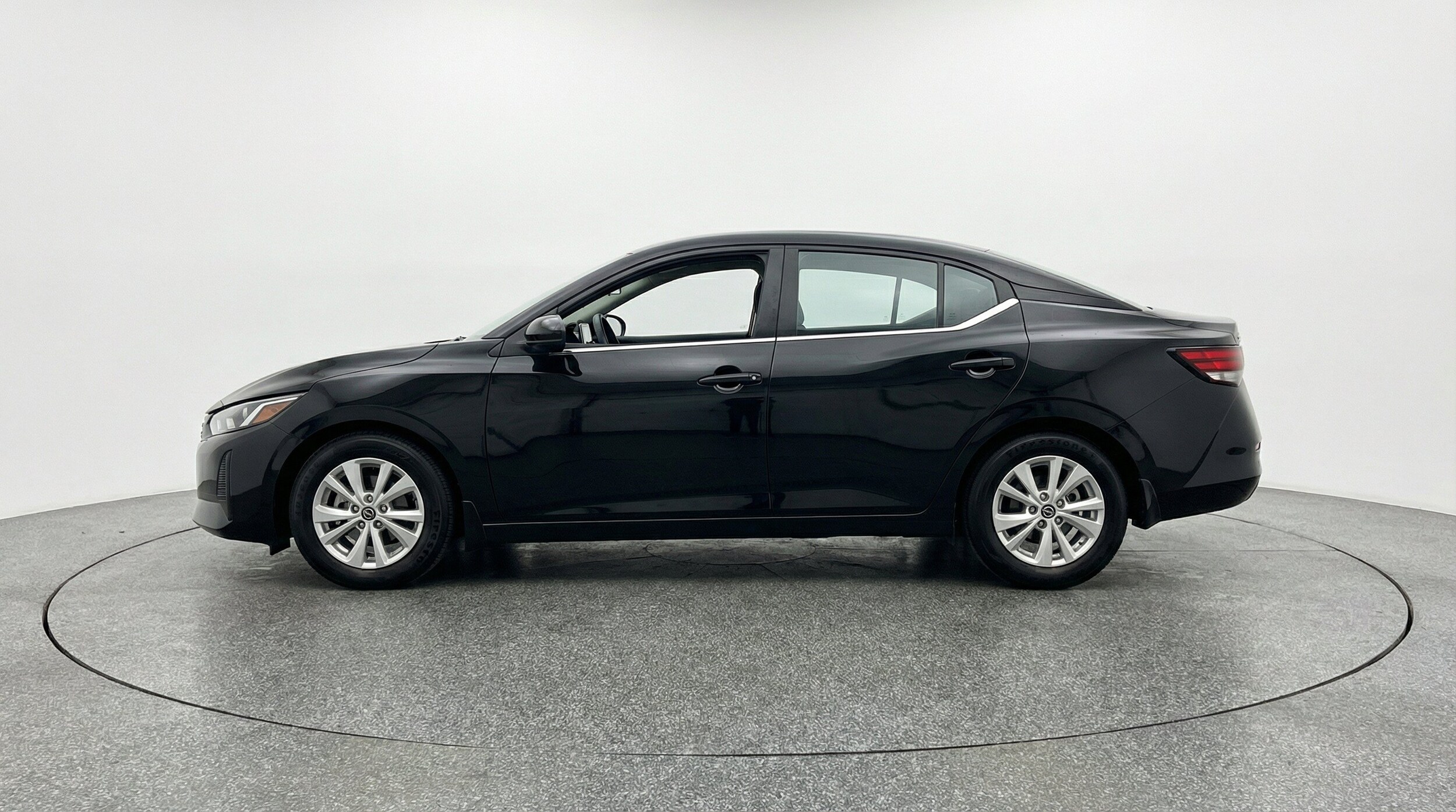 Thumbnail: 2025 Nissan Sentra - 5