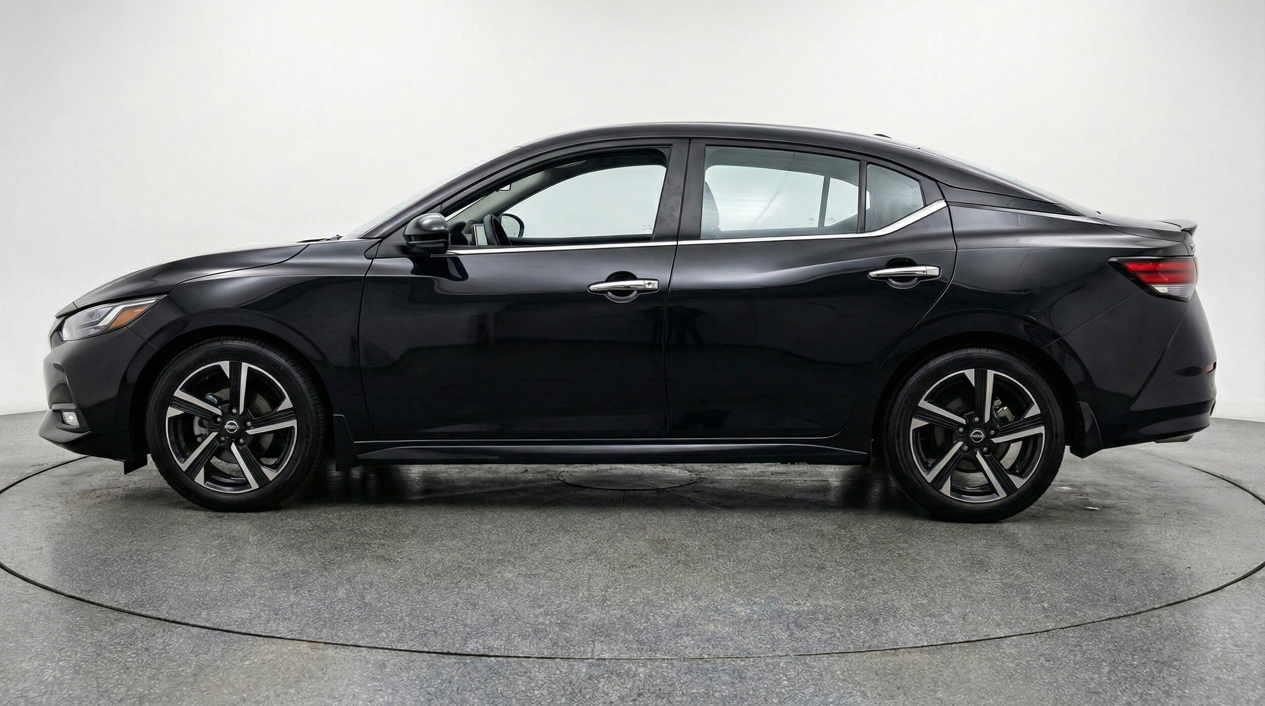 Thumbnail: 2025 Nissan Sentra - 4