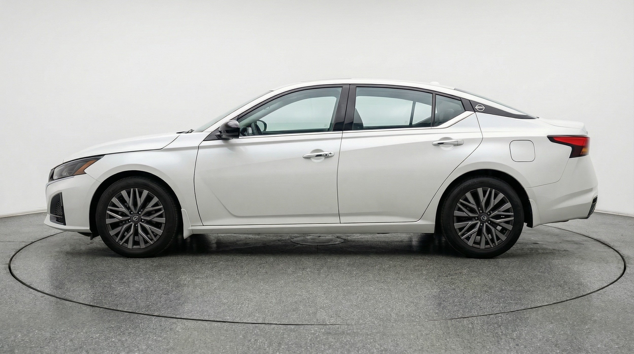 Thumbnail: 2025 Nissan Altima - 4