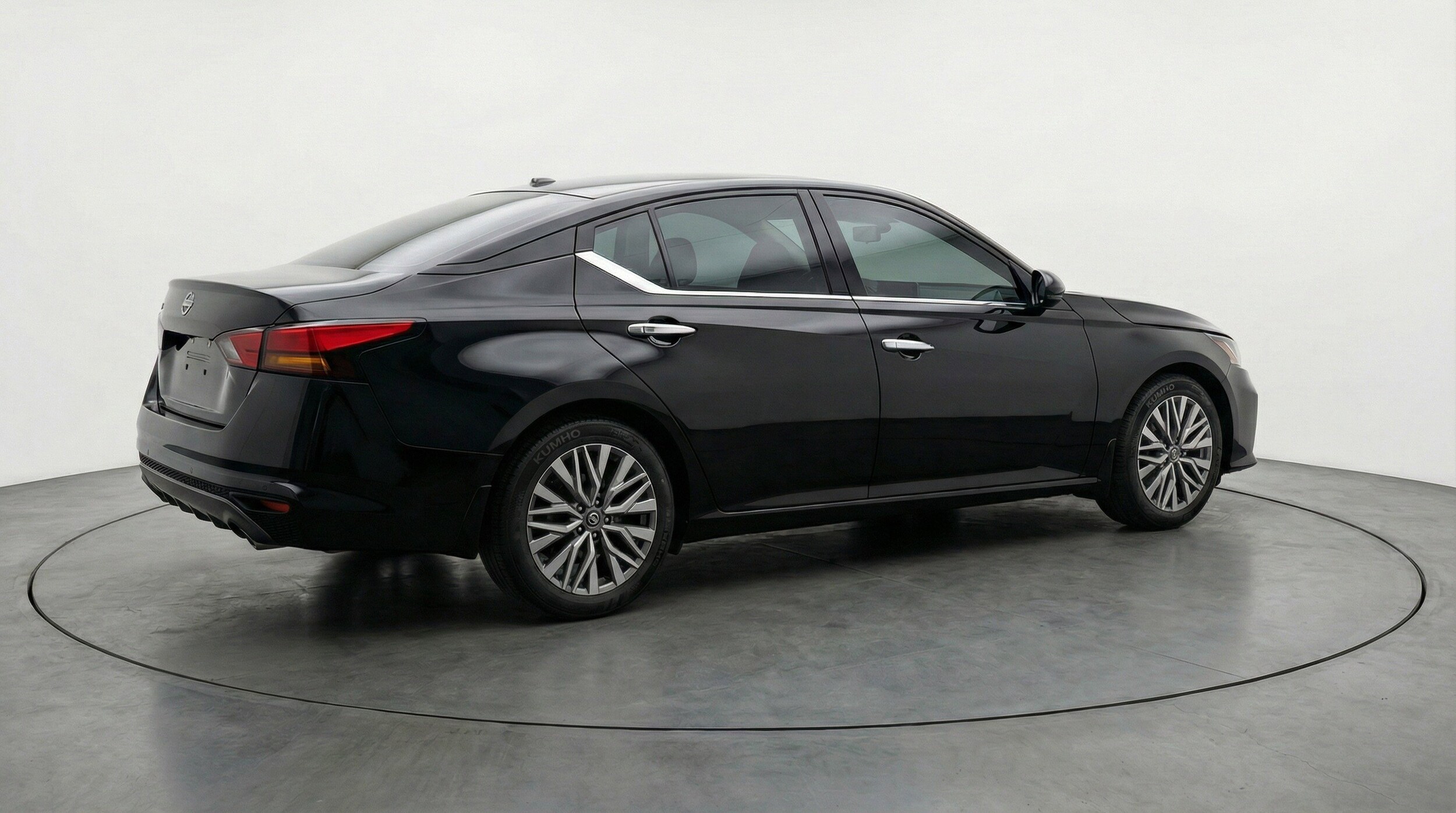 Thumbnail: 2025 Nissan Altima - 9