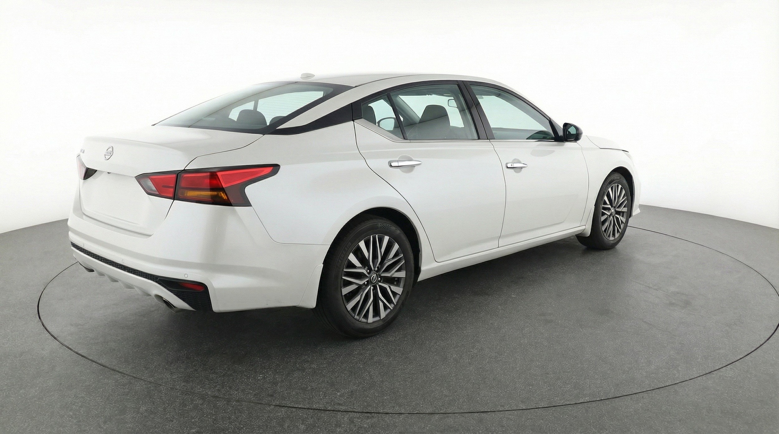 Thumbnail: 2025 Nissan Altima - 9