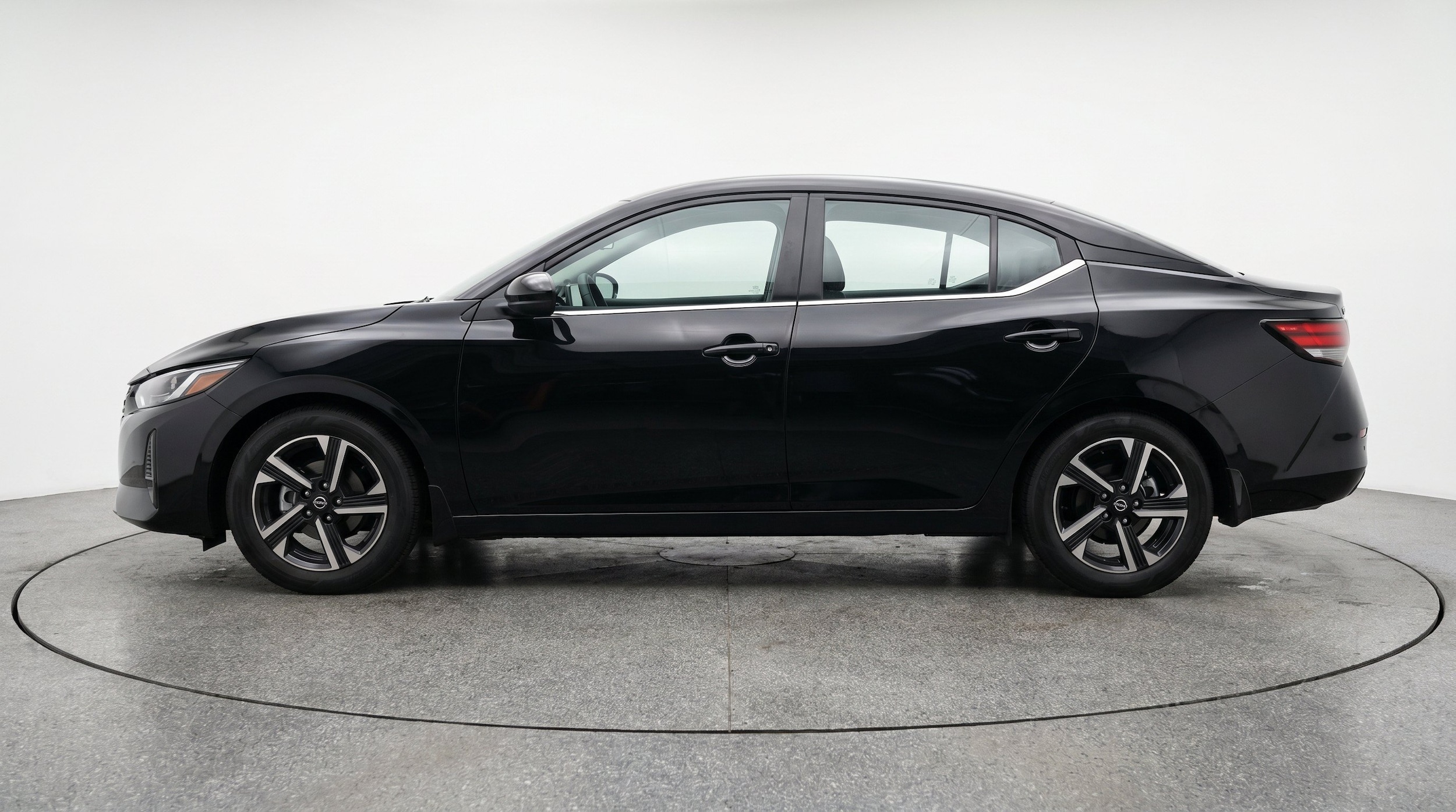 Thumbnail: 2025 Nissan Sentra - 5