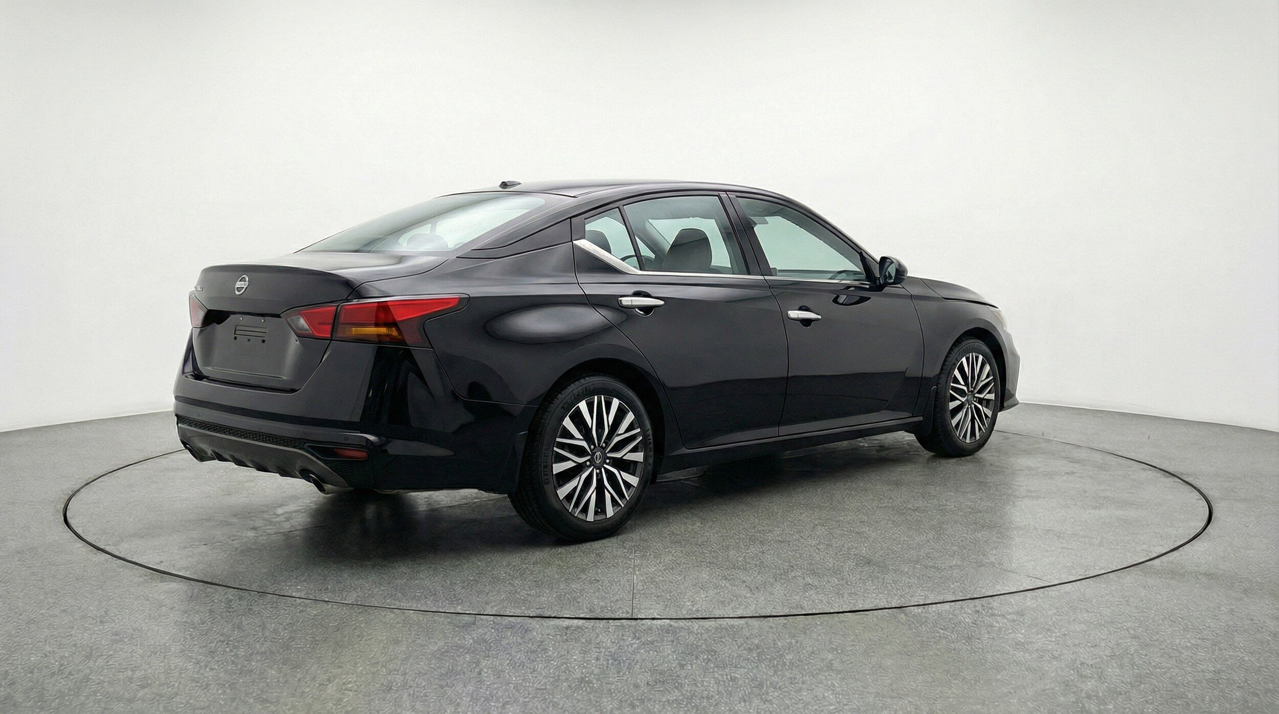 Thumbnail: 2025 Nissan Altima - 9