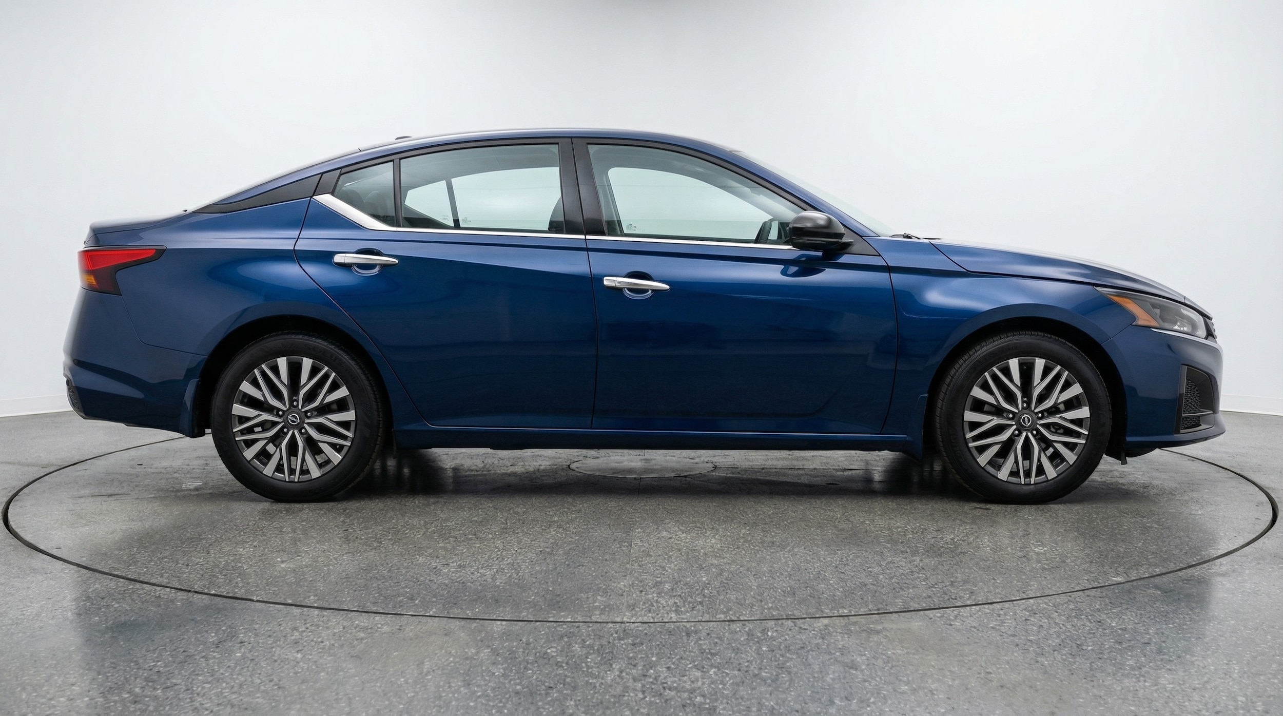 Thumbnail: 2025 Nissan Altima - 8