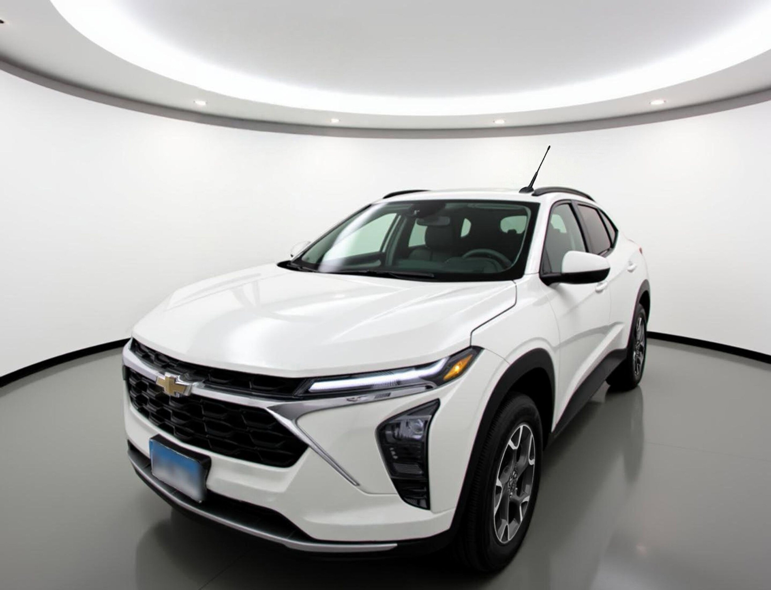 Thumbnail: 2025 Chevrolet Trax - 3