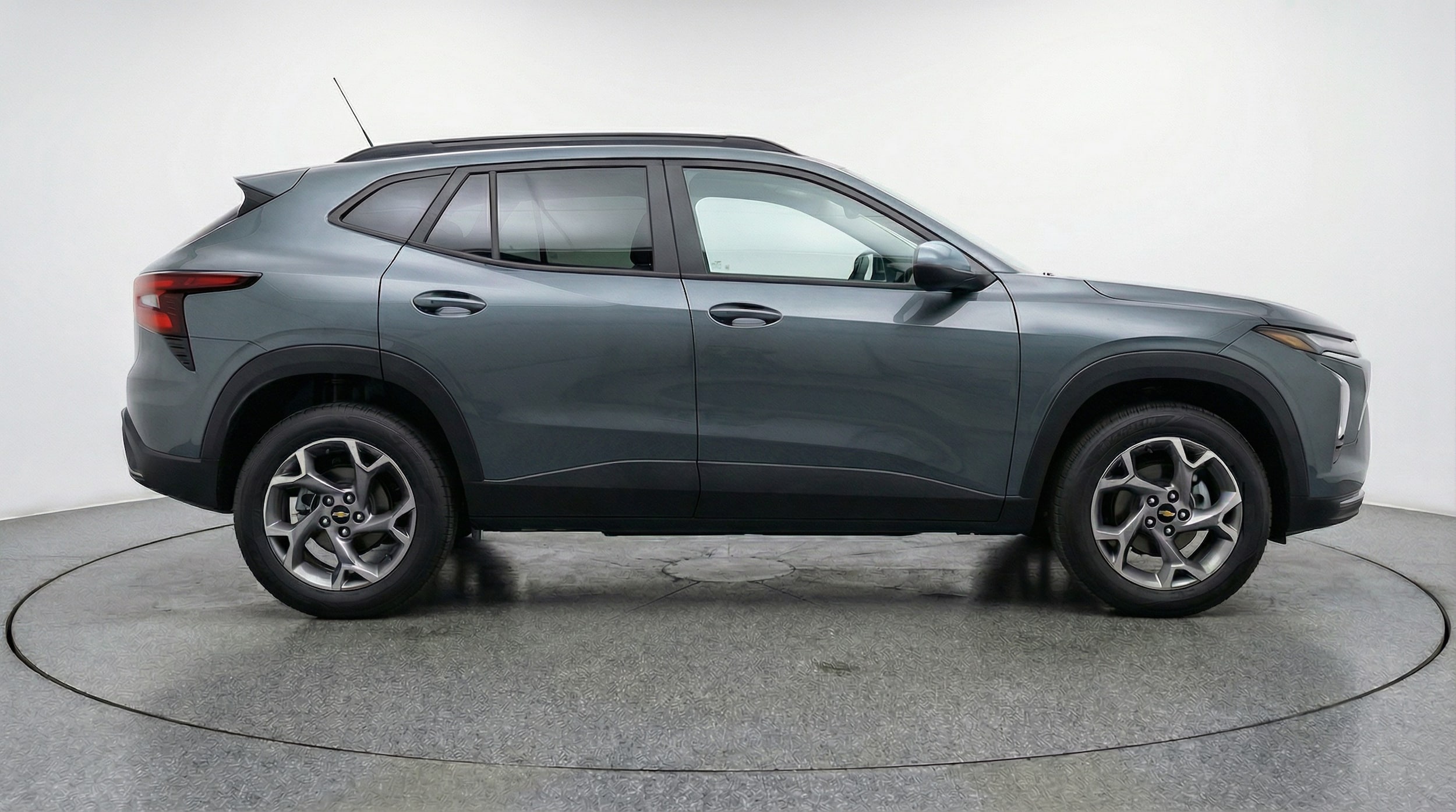 Thumbnail: 2025 Chevrolet Trax - 8