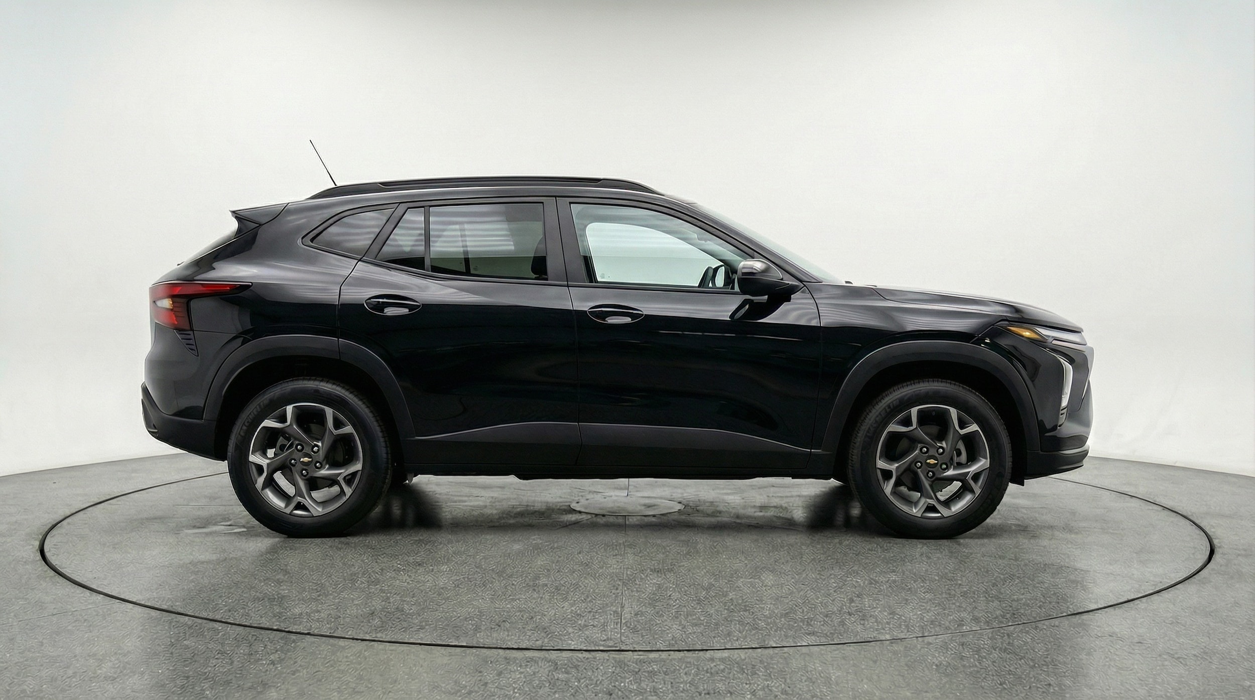 Thumbnail: 2025 Chevrolet Trax - 8