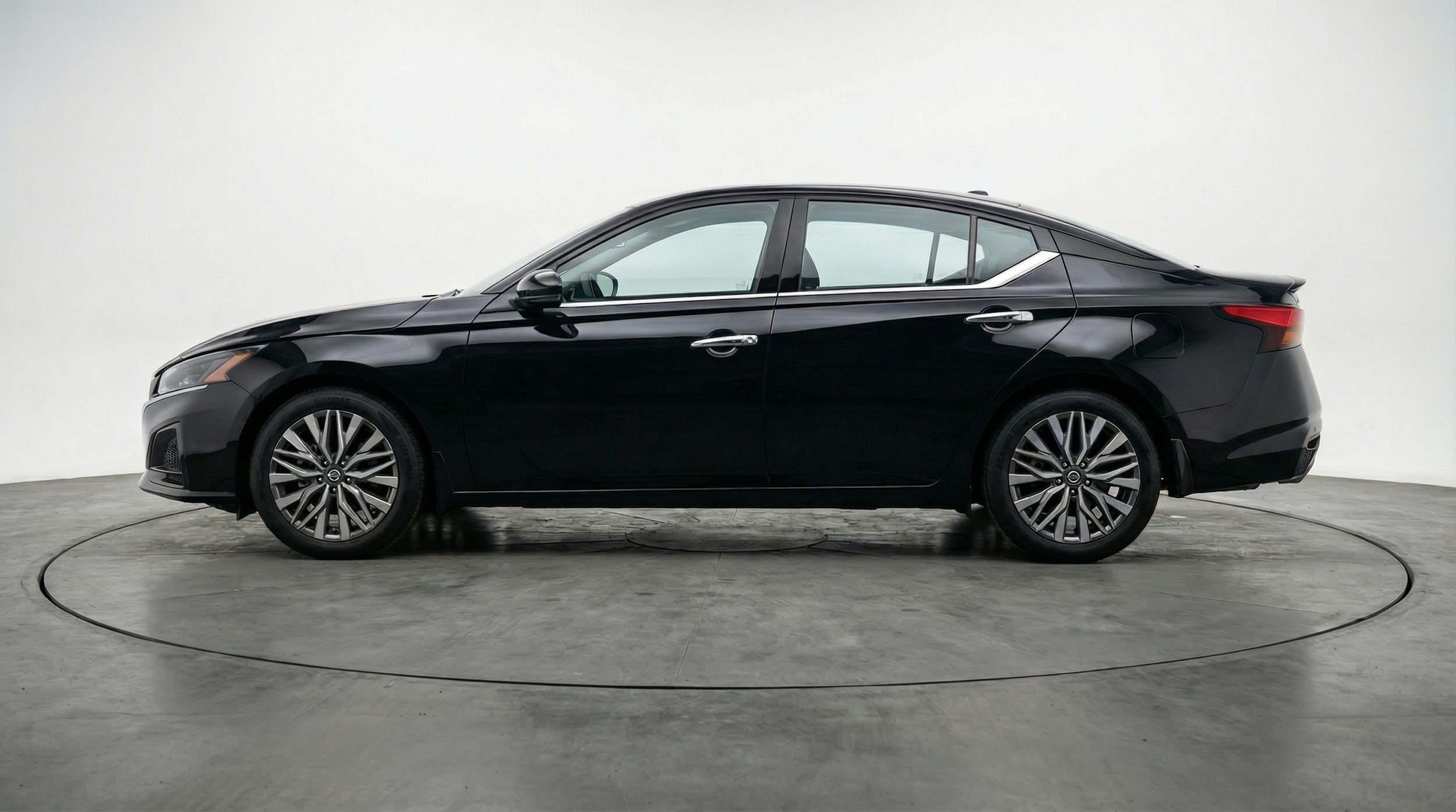 Thumbnail: 2025 Nissan Altima - 4