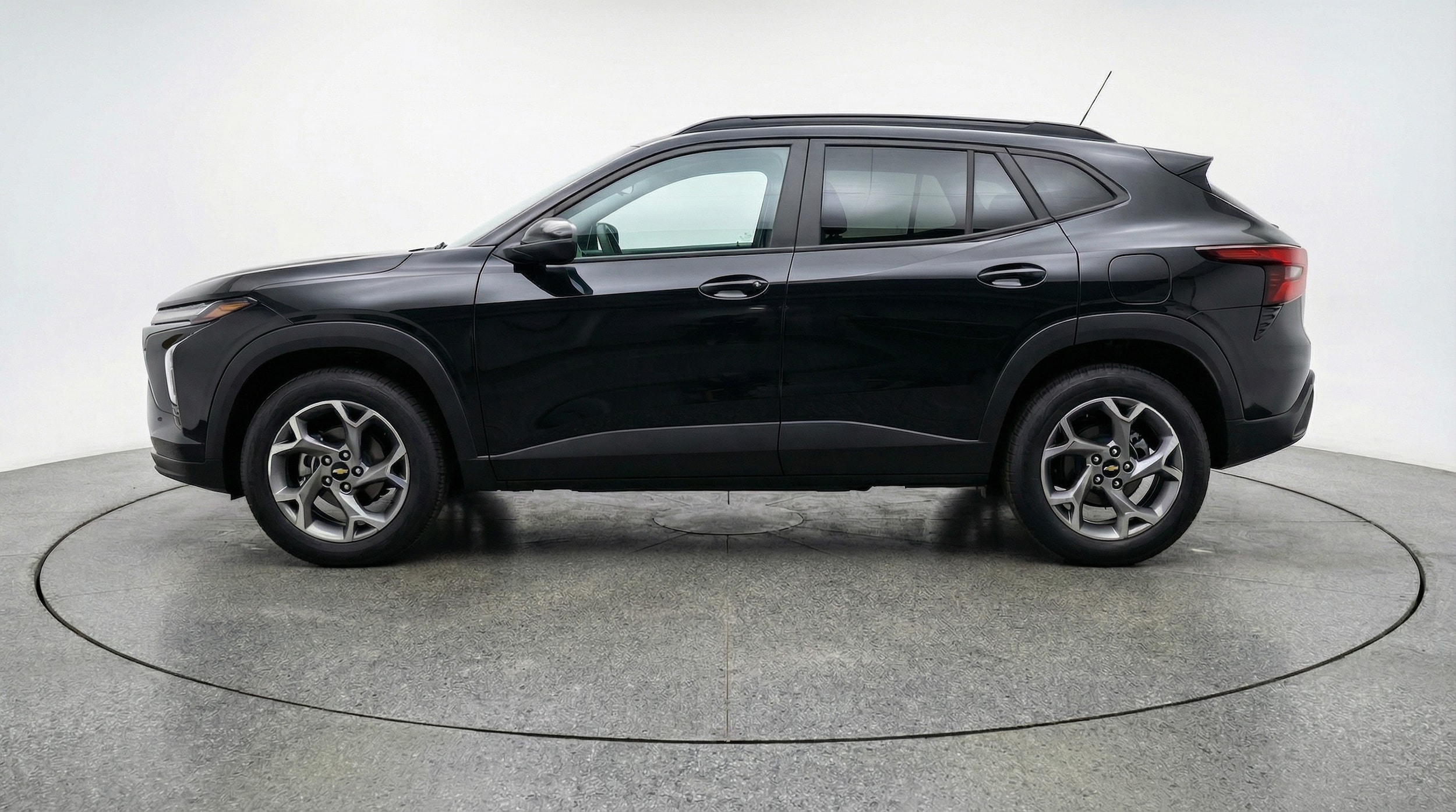 Thumbnail: 2025 Chevrolet Trax - 4
