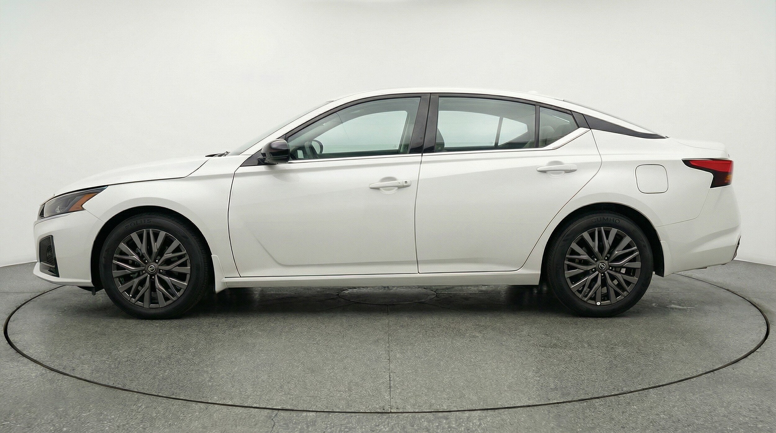 Thumbnail: 2025 Nissan Altima - 5