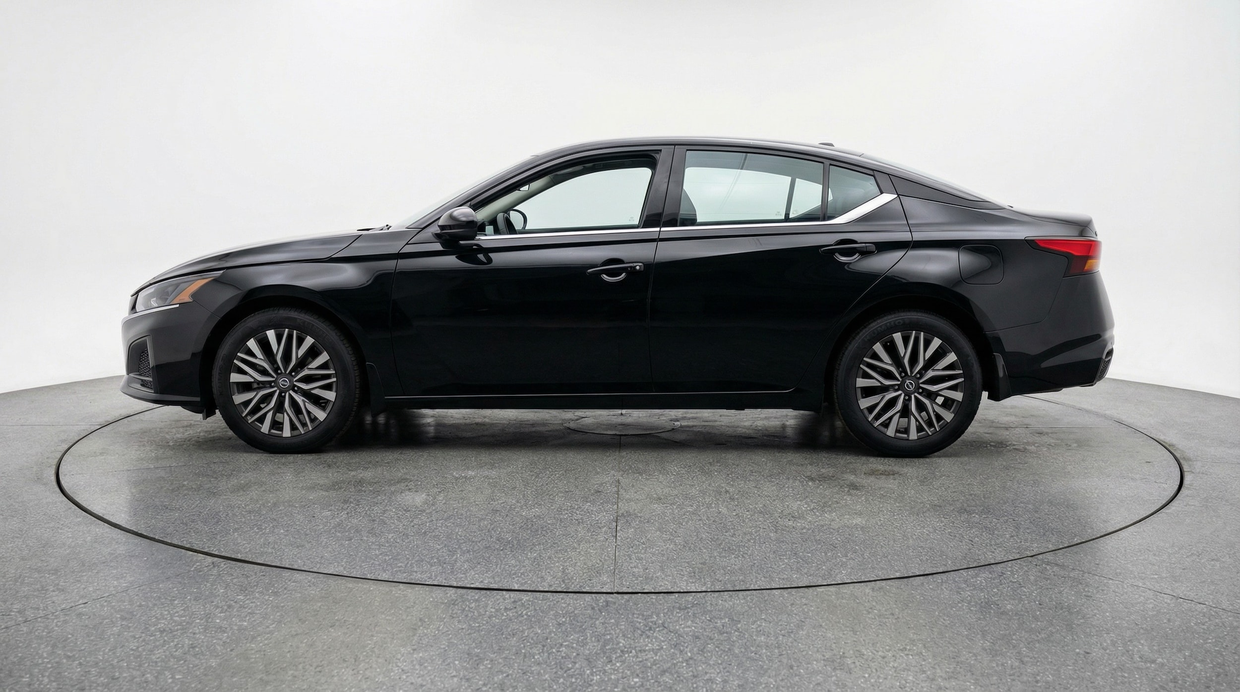 Thumbnail: 2025 Nissan Altima - 4