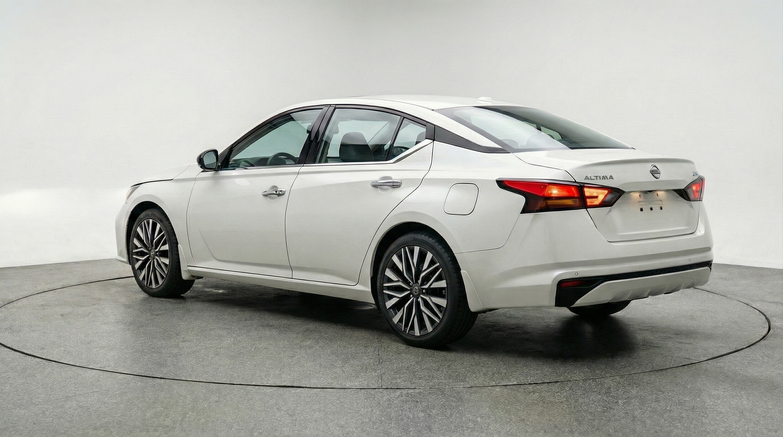 Thumbnail: 2025 Nissan Altima - 5