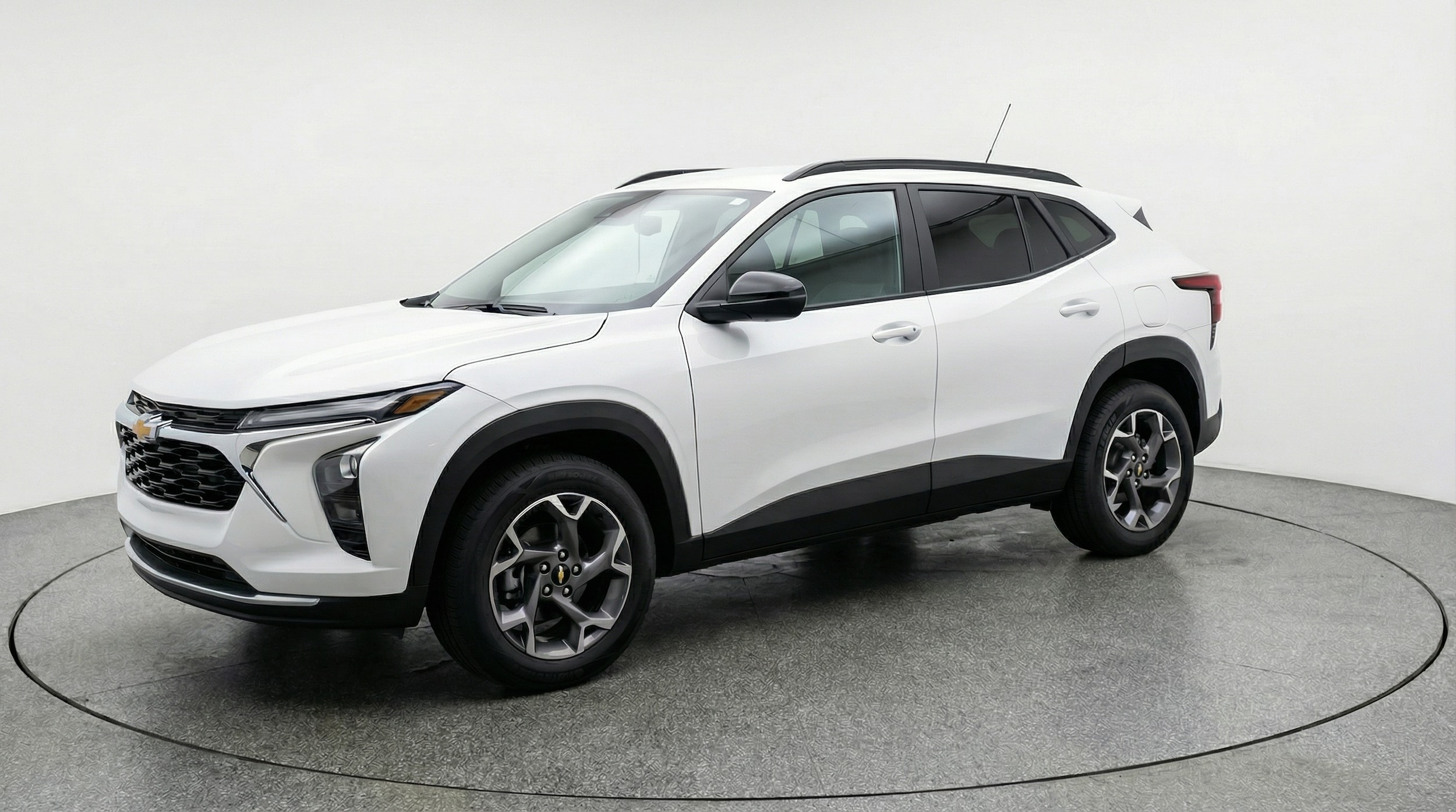 Thumbnail: 2025 Chevrolet Trax - 3