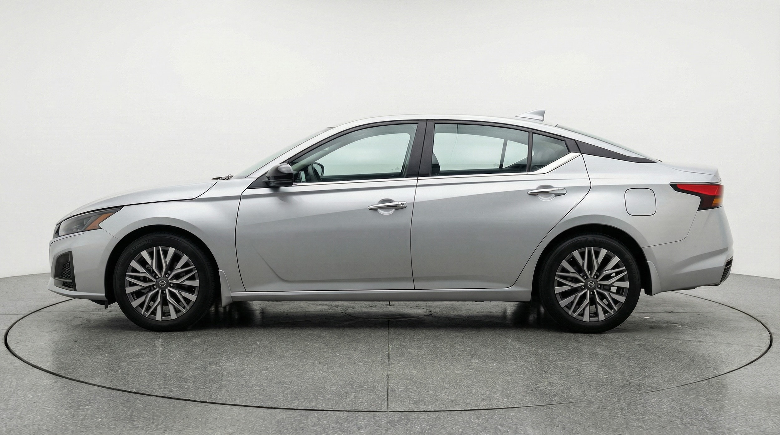 Thumbnail: 2025 Nissan Altima - 4