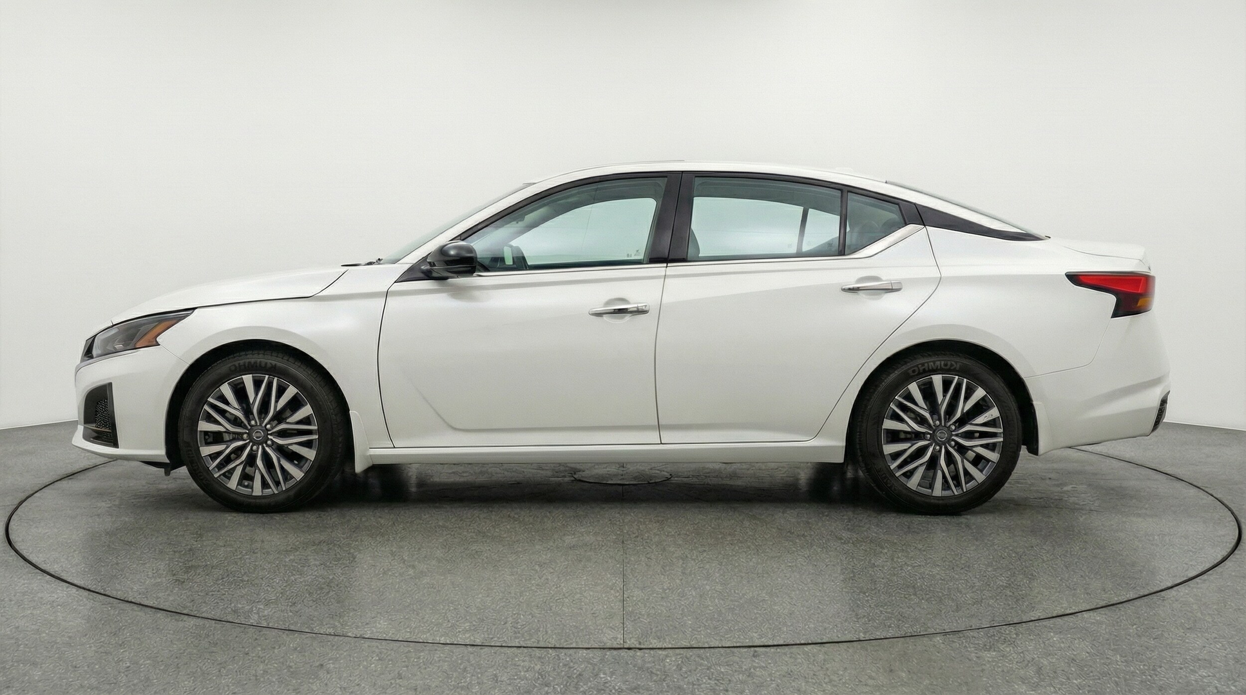 Thumbnail: 2025 Nissan Altima - 4