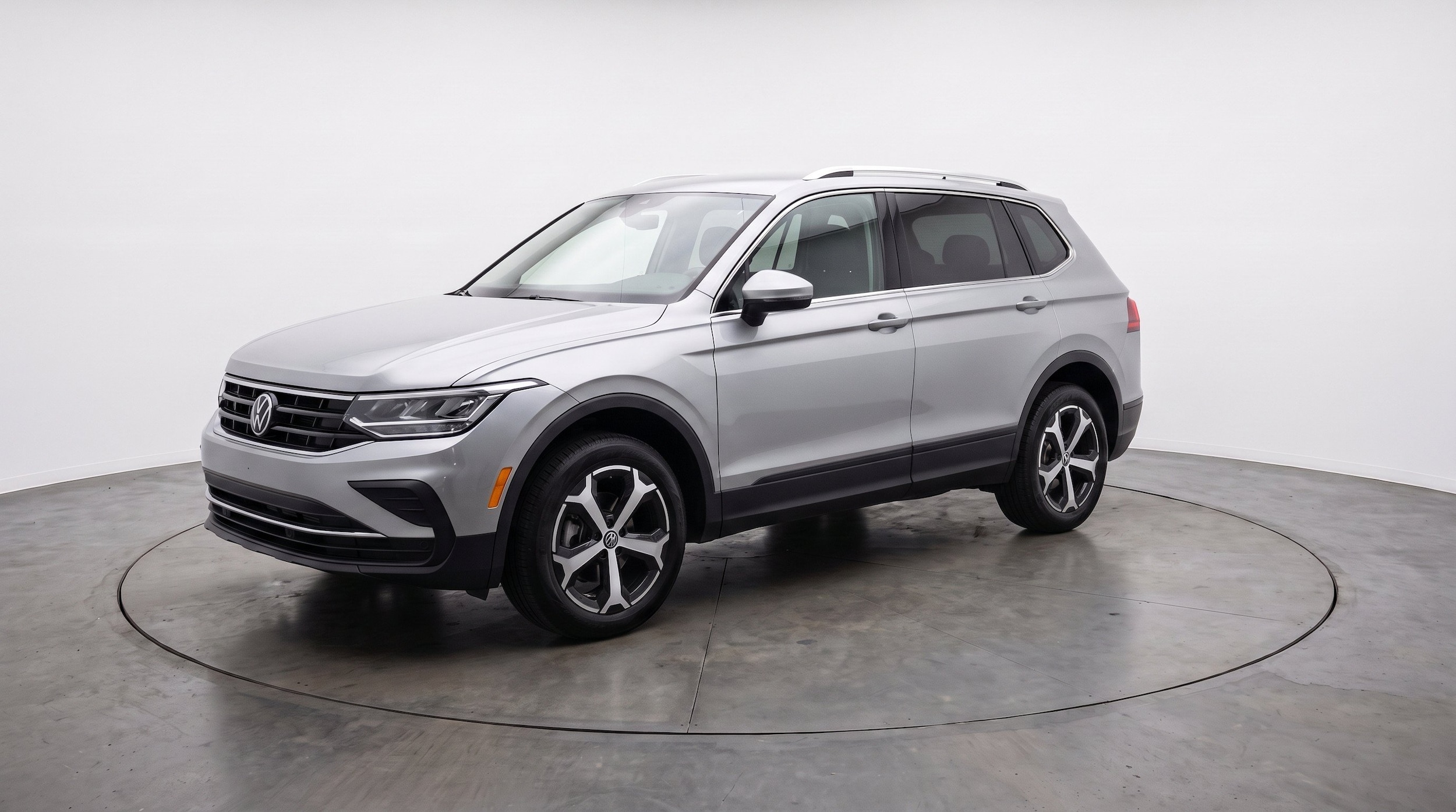 Thumbnail: 2026 Volkswagen Tiguan - 3