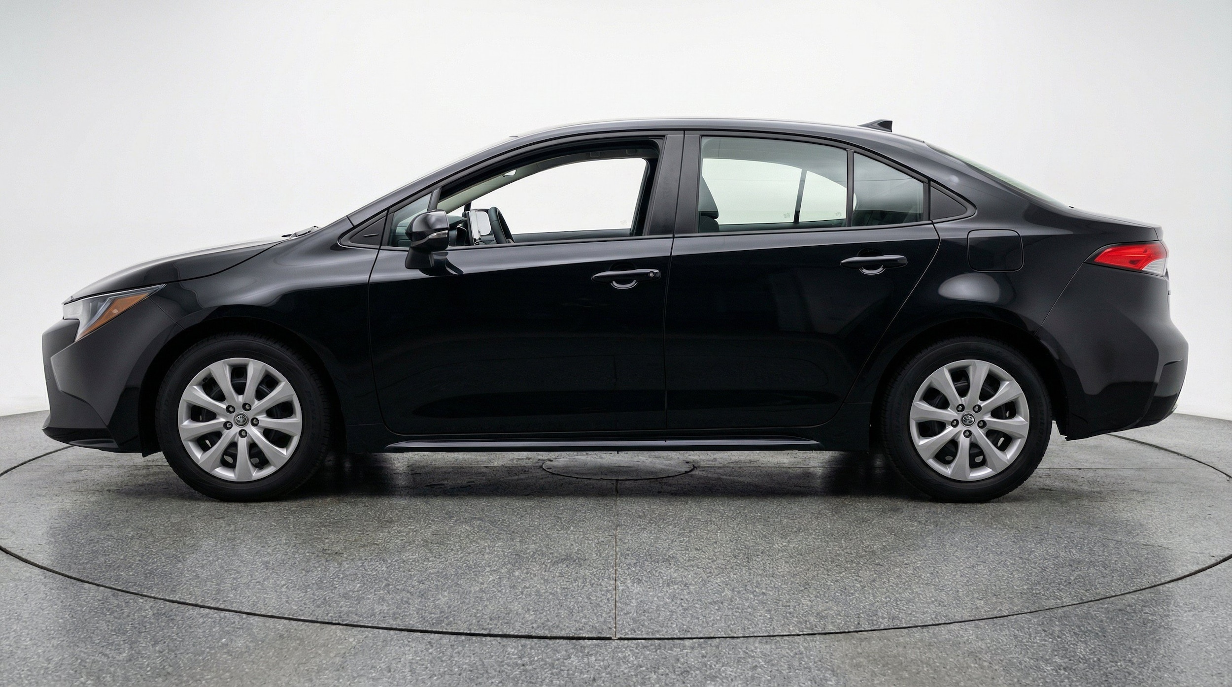 Thumbnail: 2025 Toyota Corolla - 5