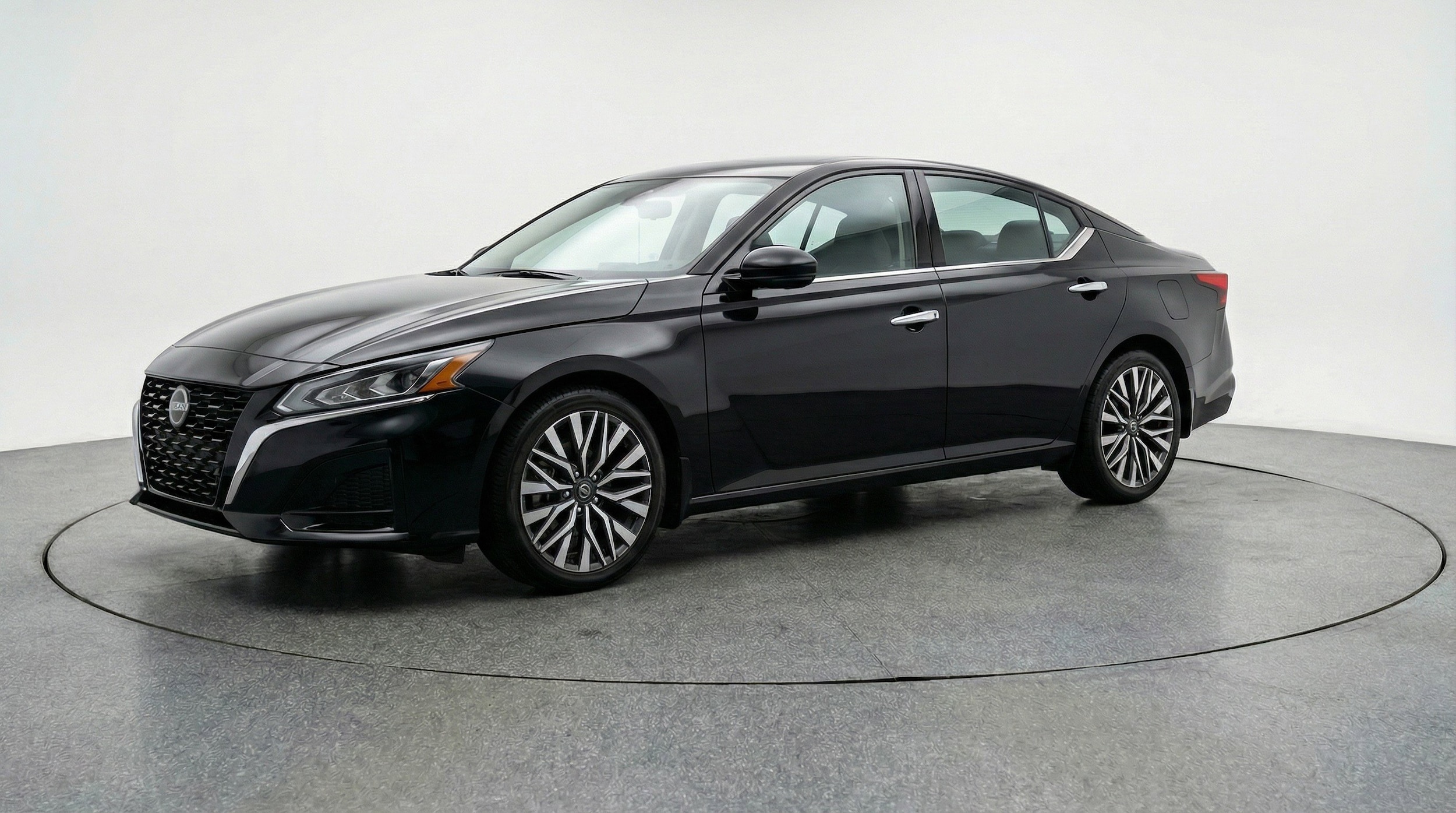 Thumbnail: 2025 Nissan Altima - 3