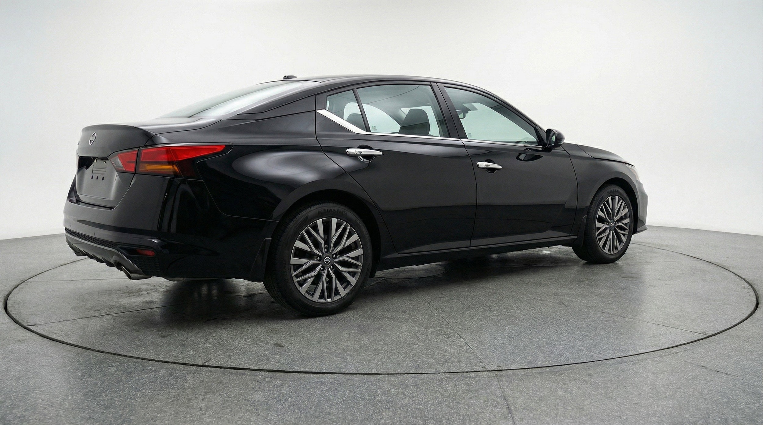 Thumbnail: 2025 Nissan Altima - 9