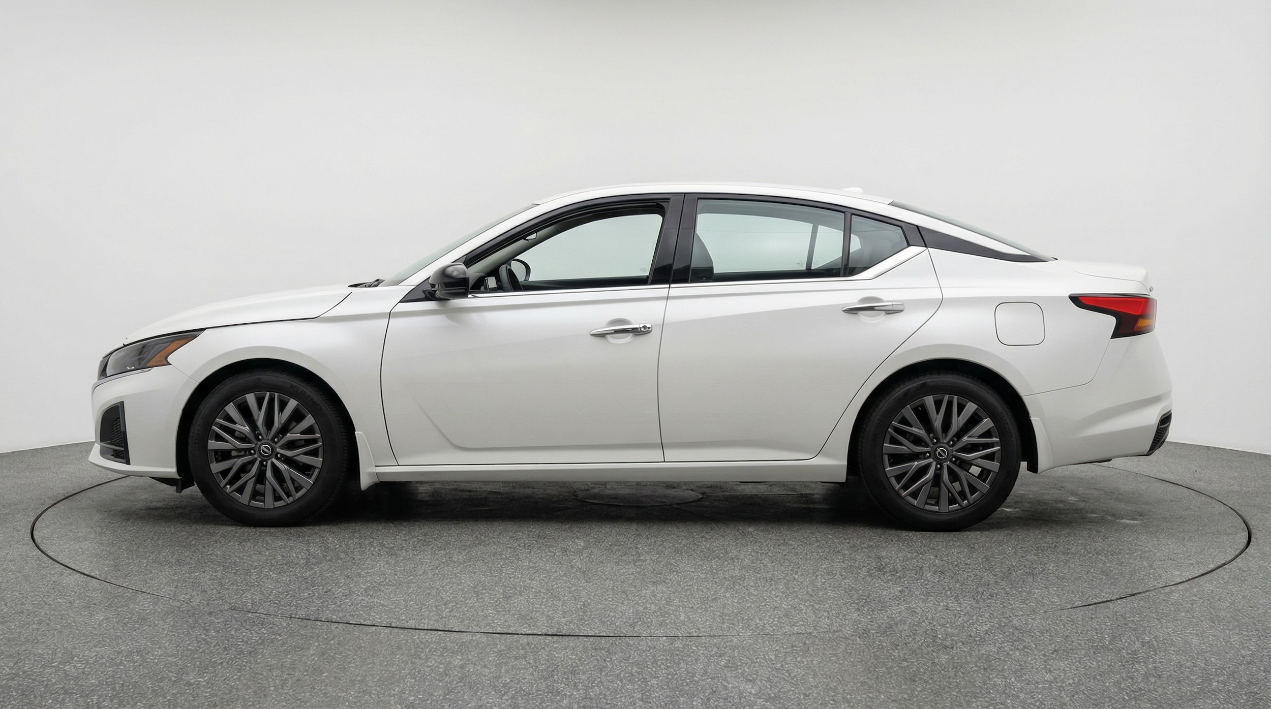 Thumbnail: 2025 Nissan Altima - 4