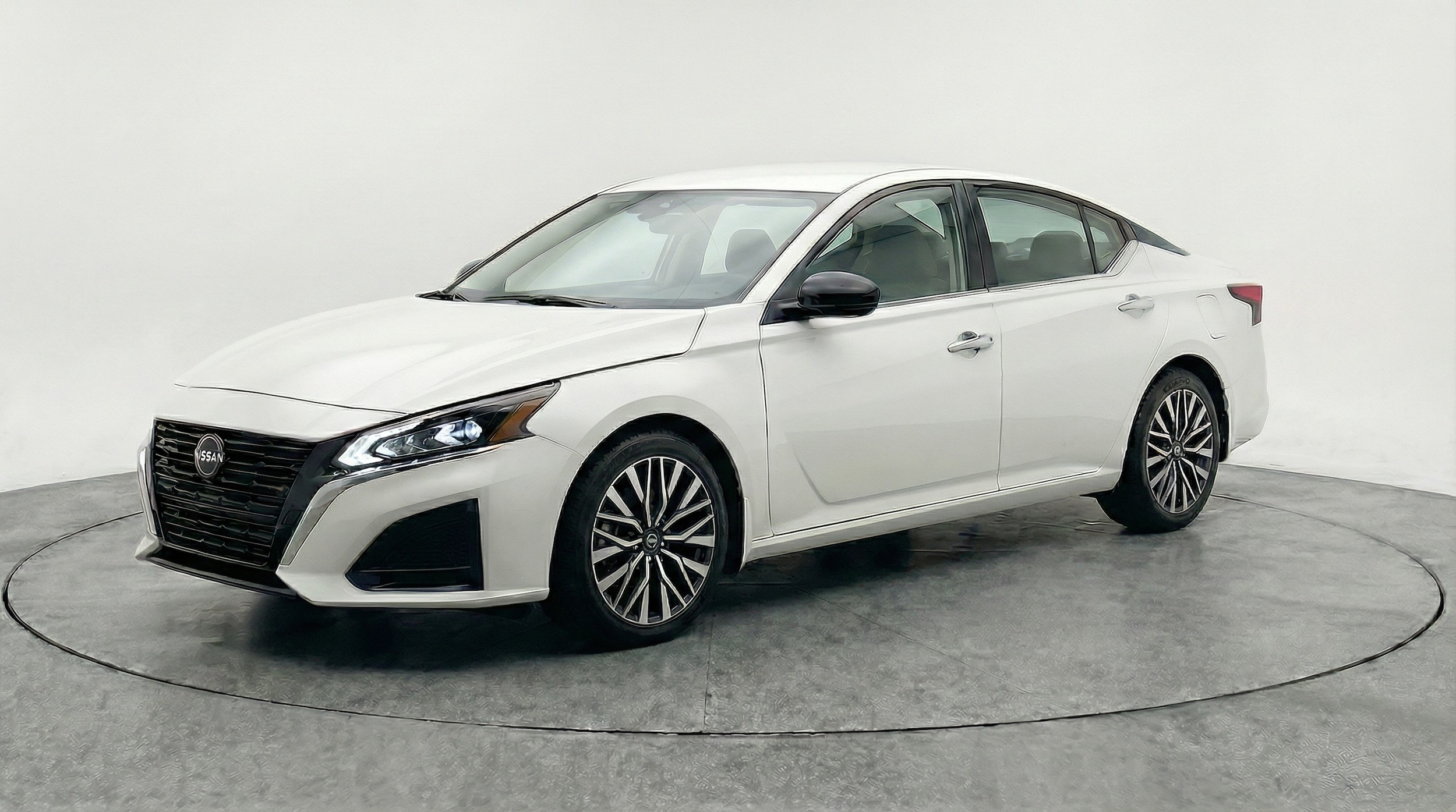 Thumbnail: 2025 Nissan Altima - 3