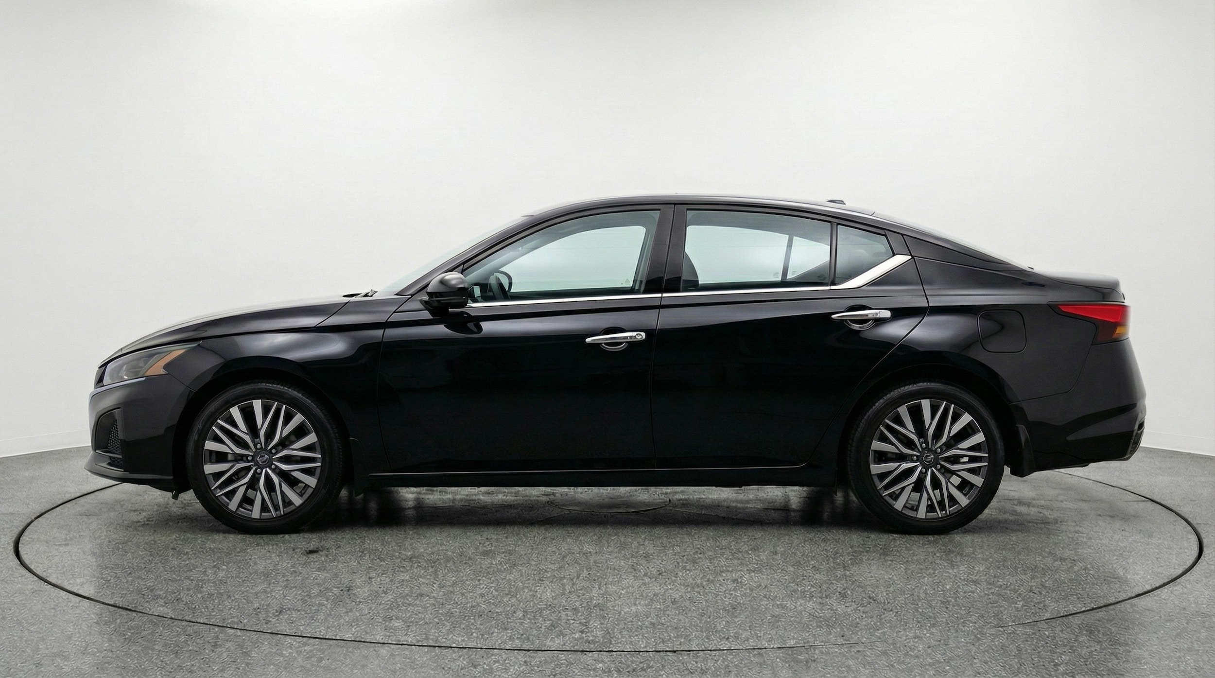 Thumbnail: 2025 Nissan Altima - 4