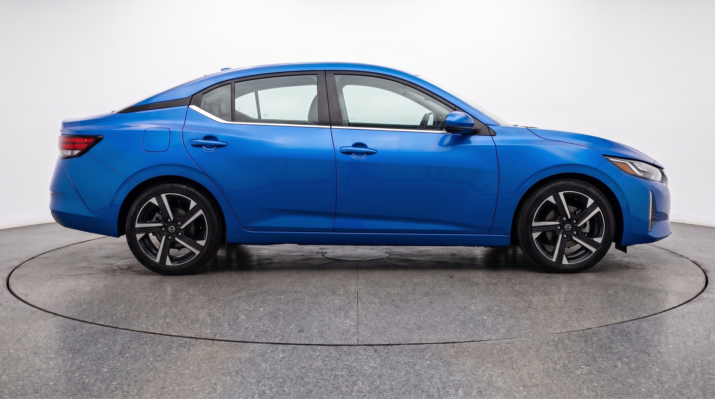 Thumbnail: 2025 Nissan Sentra - 10