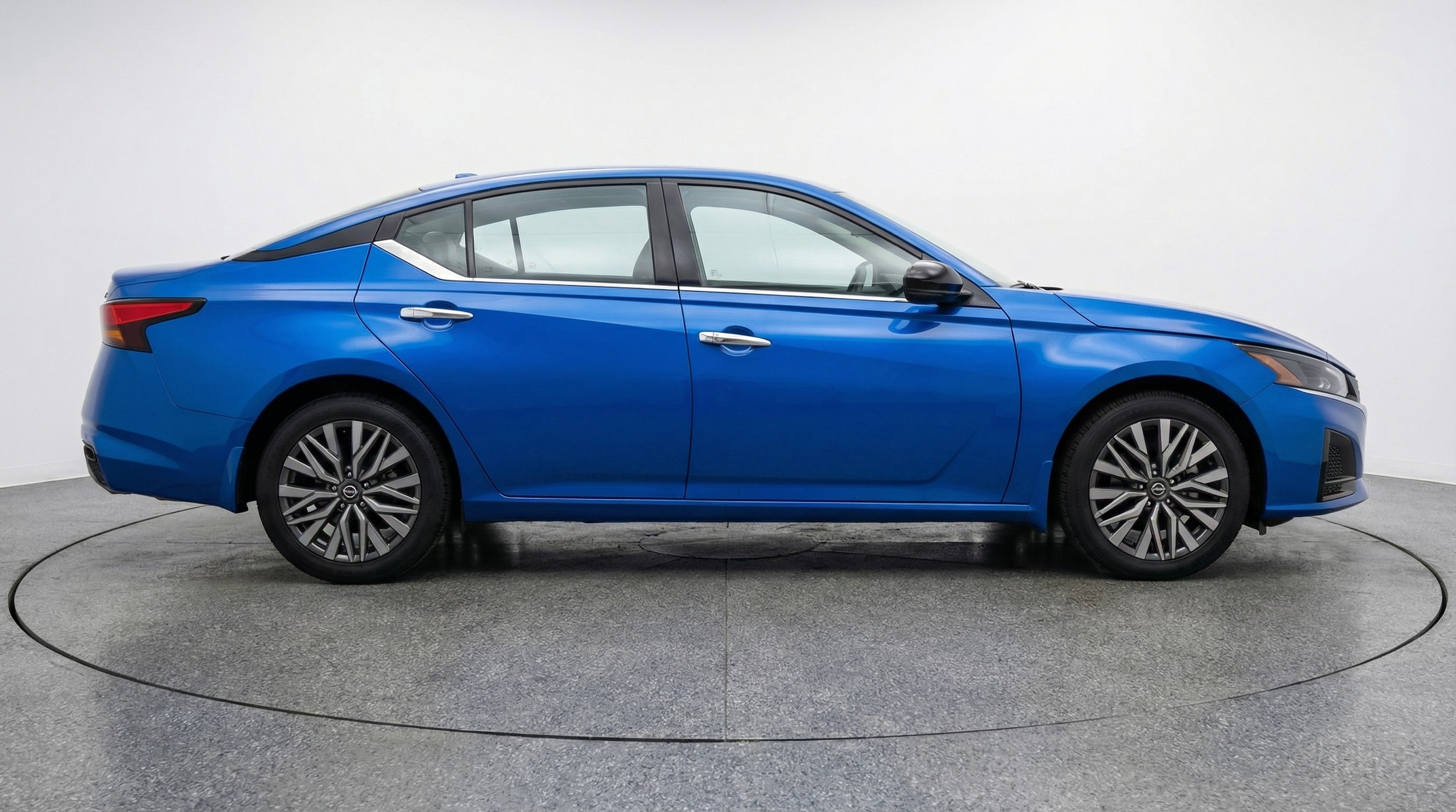 Thumbnail: 2025 Nissan Altima - 8