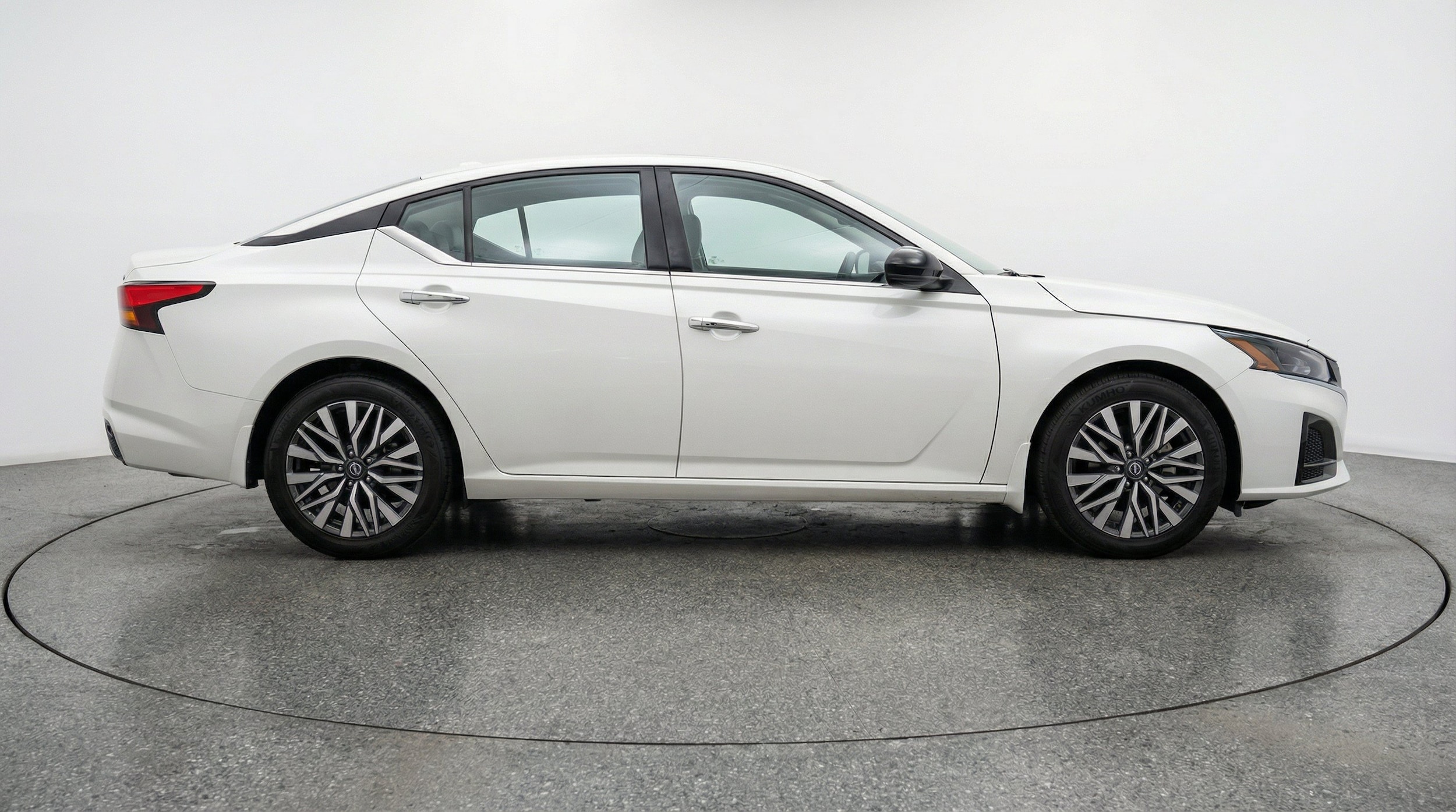 Thumbnail: 2025 Nissan Altima - 10