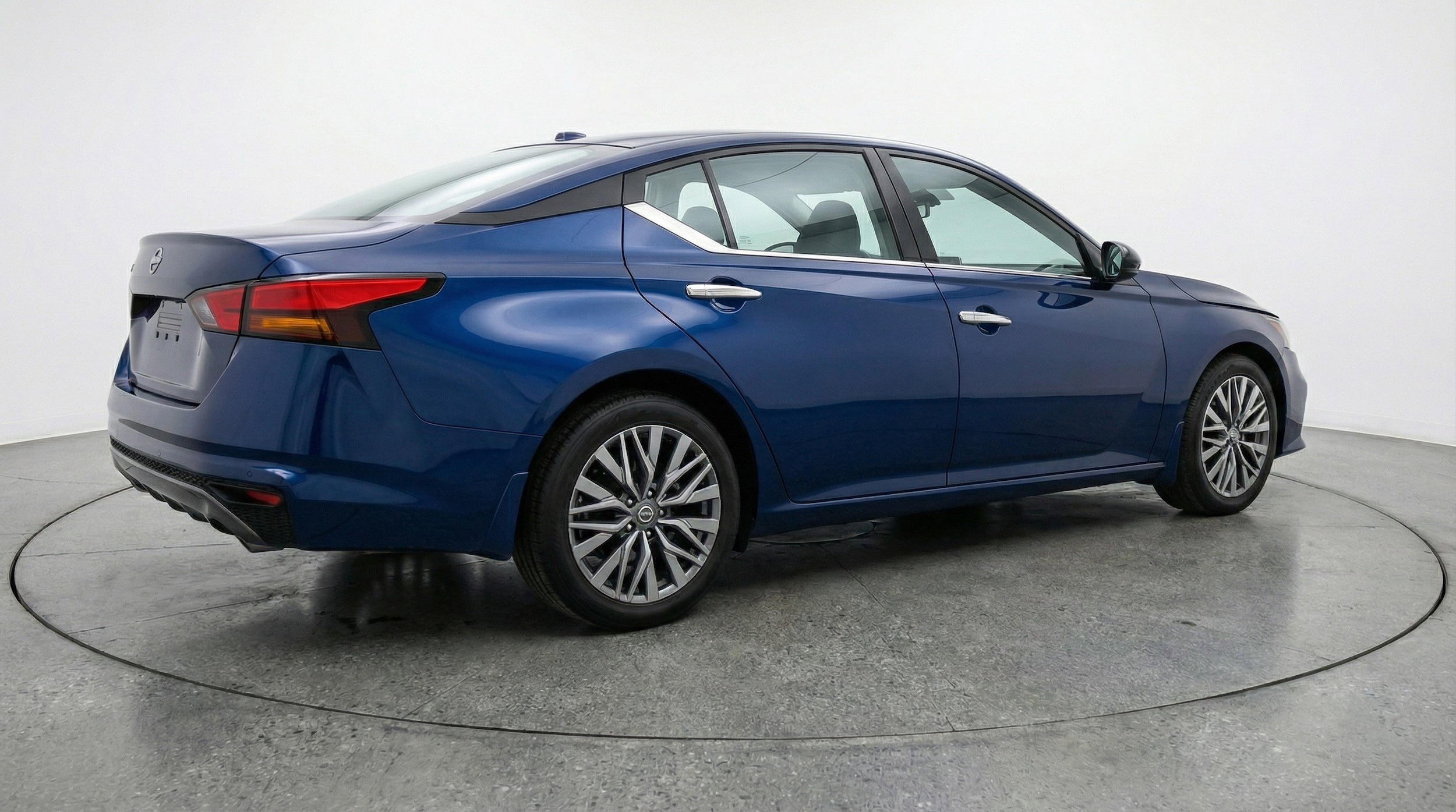 Thumbnail: 2025 Nissan Altima - 9