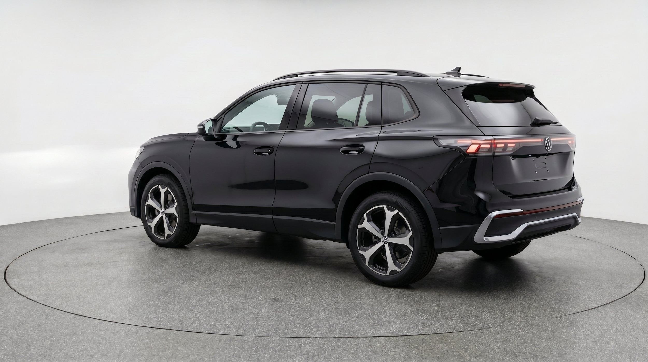 Thumbnail: 2026 Volkswagen Tiguan - 6