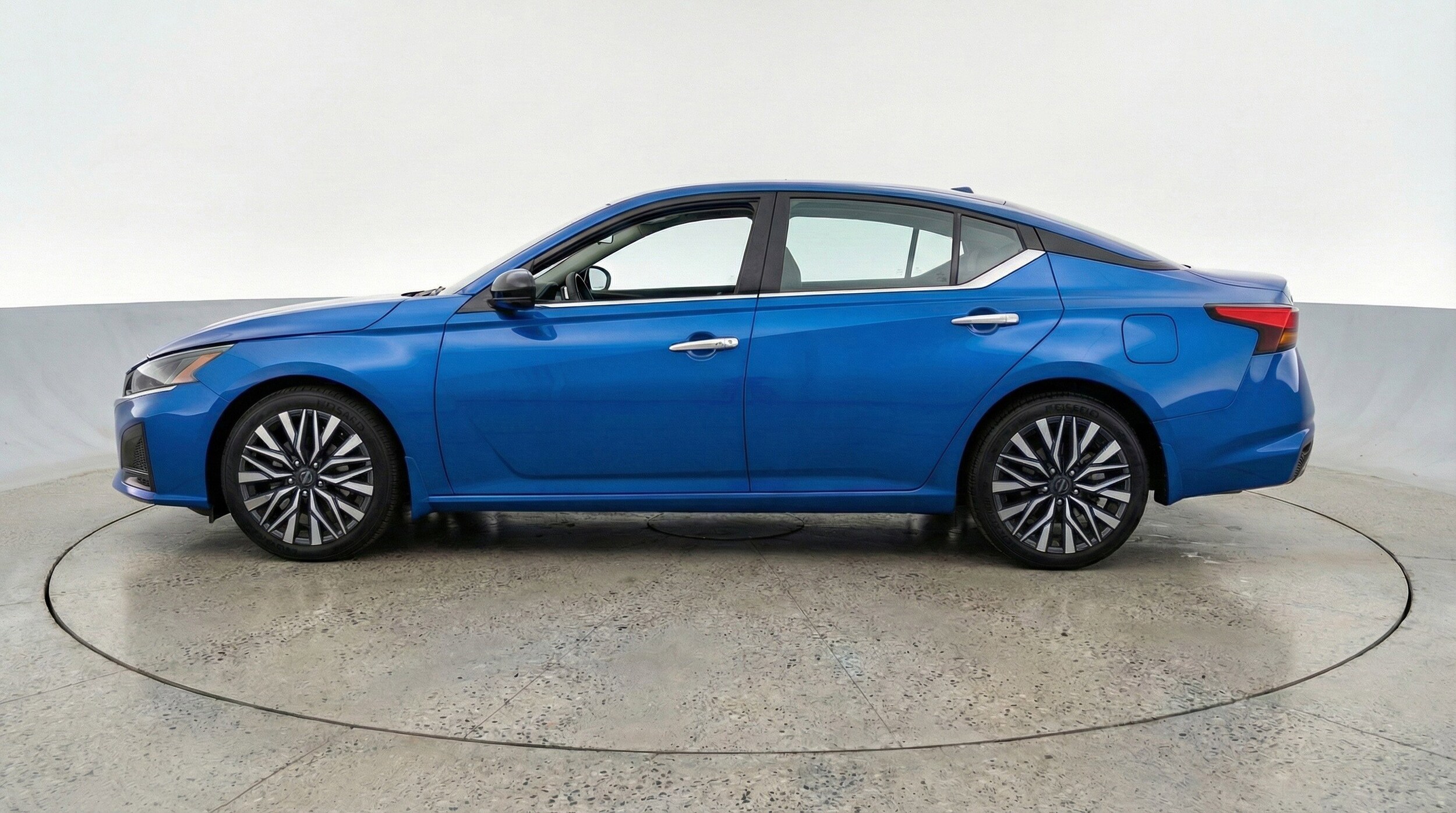 Thumbnail: 2025 Nissan Altima - 5